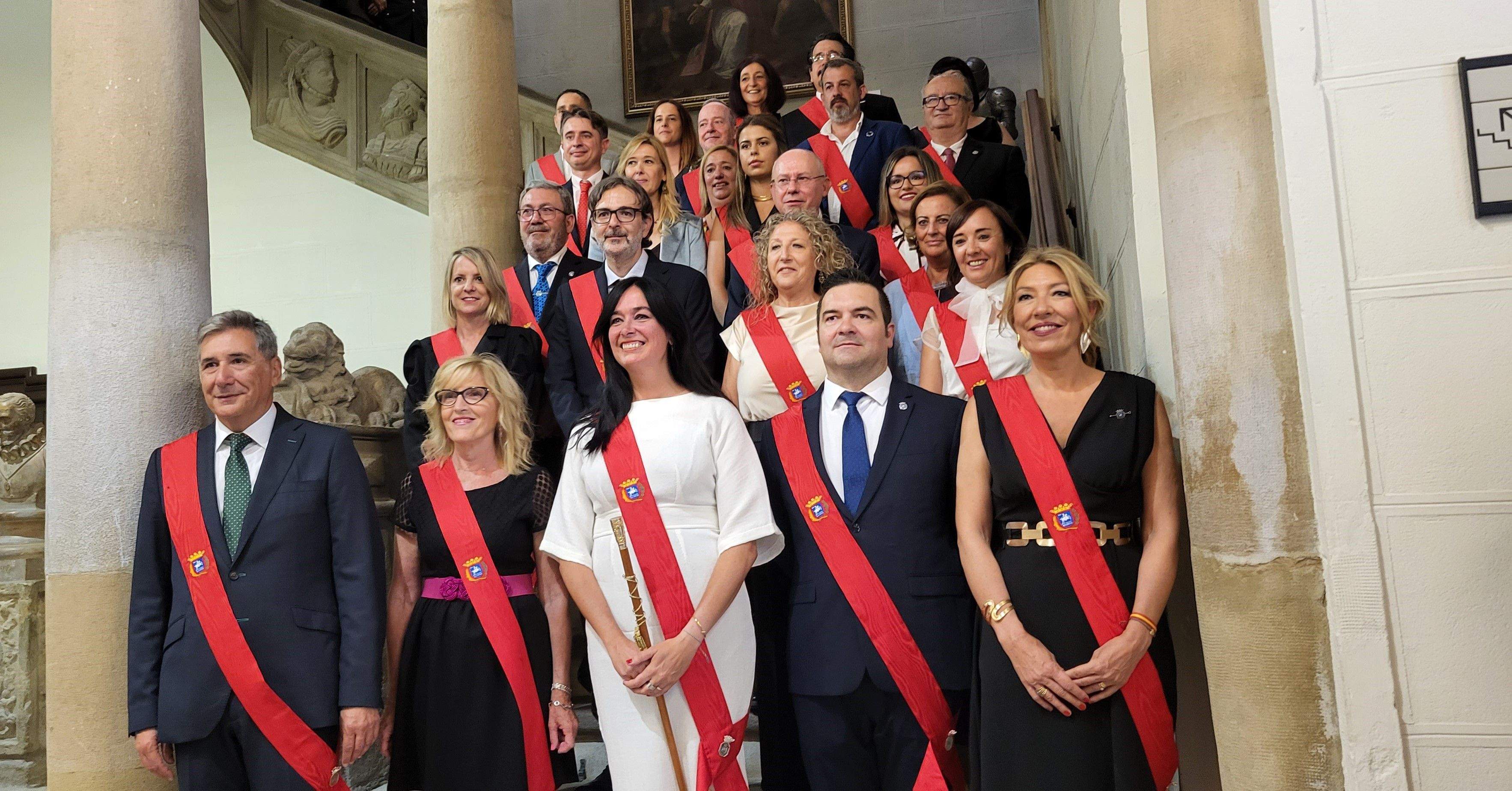 La nueva corporación, con Lorena Orduna al frente. Foto Myriam Martínez La nueva corporación, con Lorena Orduna al frente. Foto Myriam Martínez