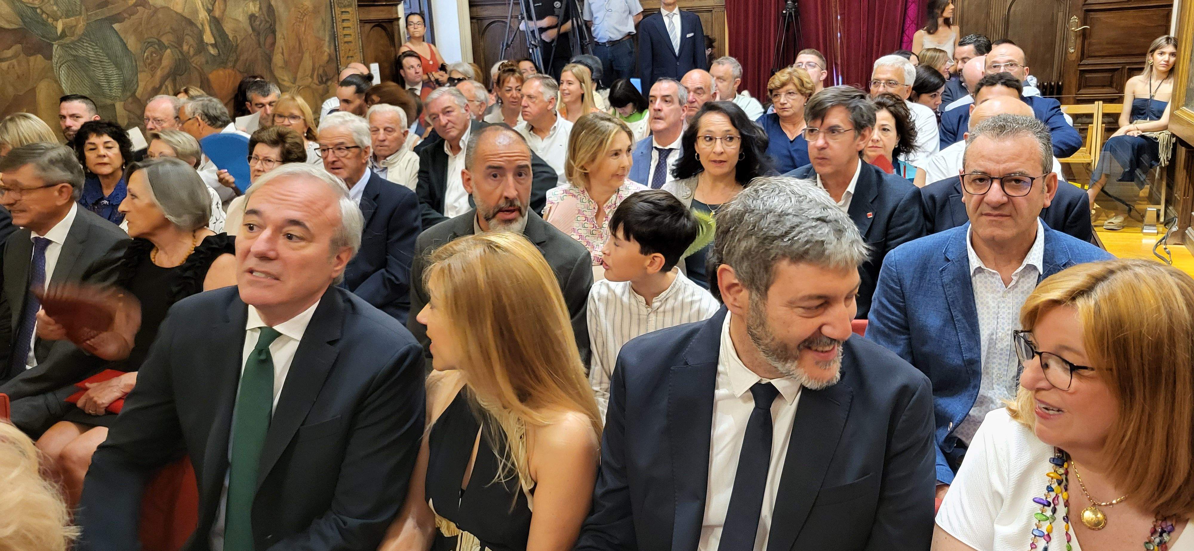 Sesión de investidura del nuevo Ayuntamiento de Huesca. Foto Myriam Martínez 