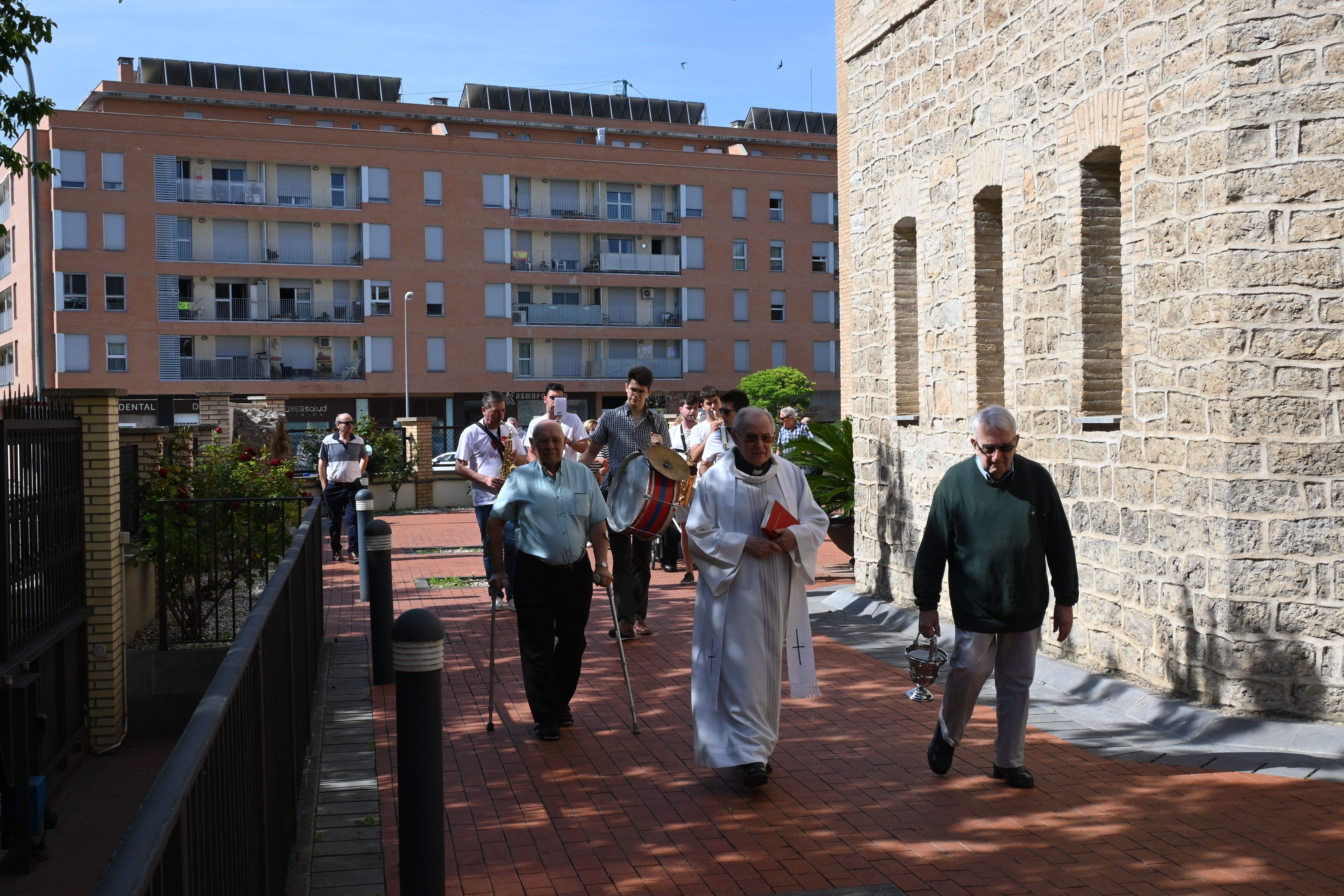 Bendición de las obras en patios y jardines de la Residencia Saturnino López Novoa de Huesca. Foto Carlos Jalle