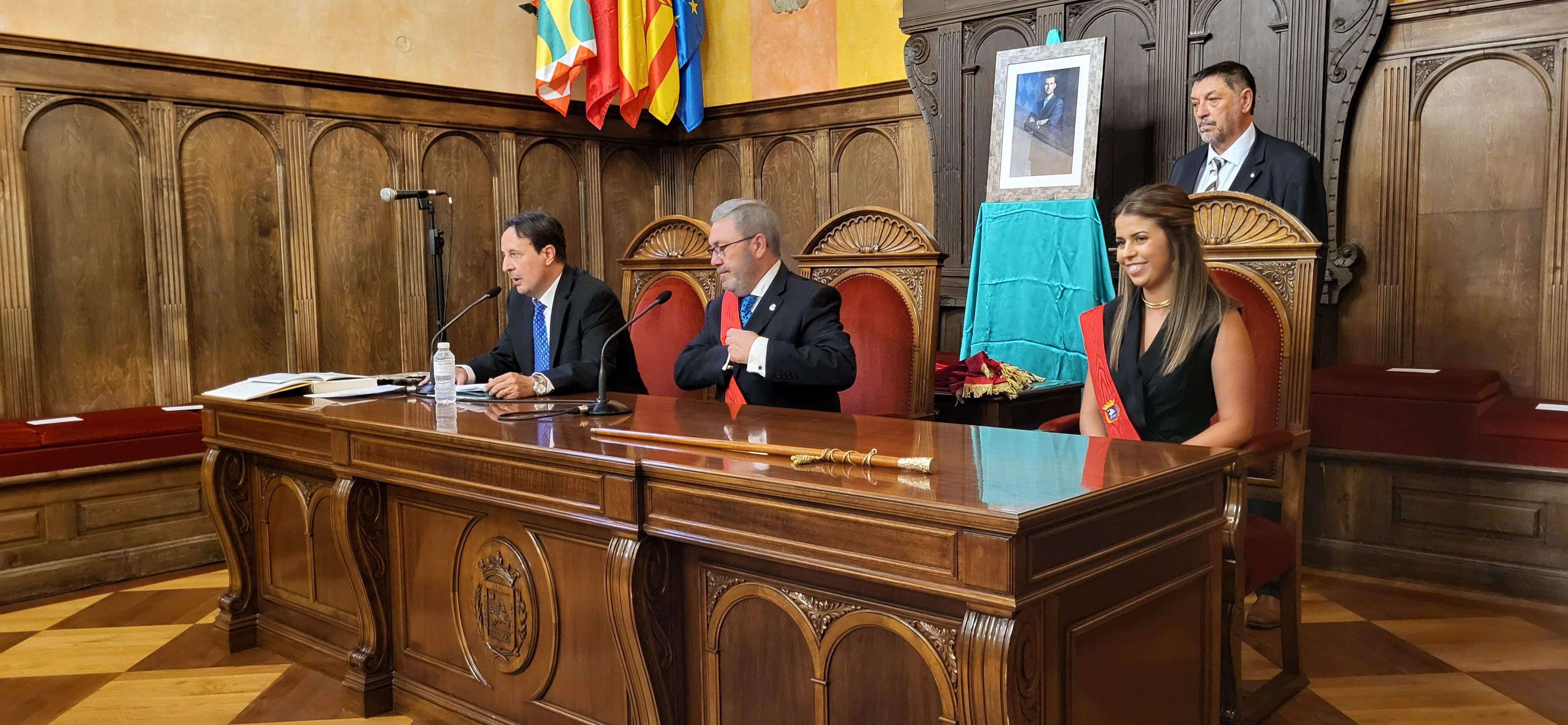 Sesión de investidura del nuevo Ayuntamiento de Huesca. Foto Myriam Martínez 