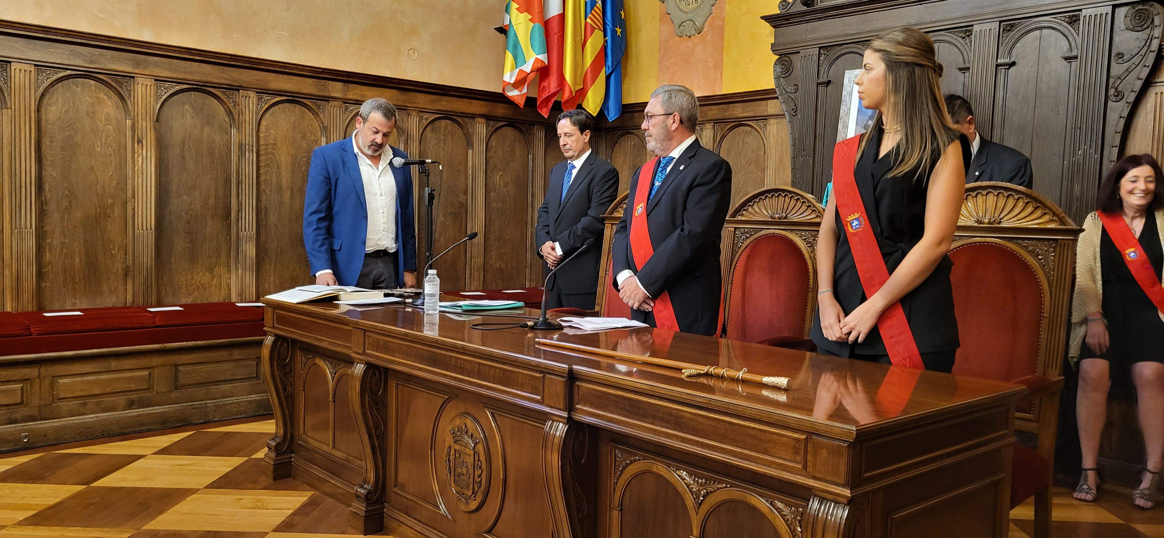 Roberto Cacho. Sesión de investidura del Ayuntamiento de Huesca. Foto Myriam Martínez 