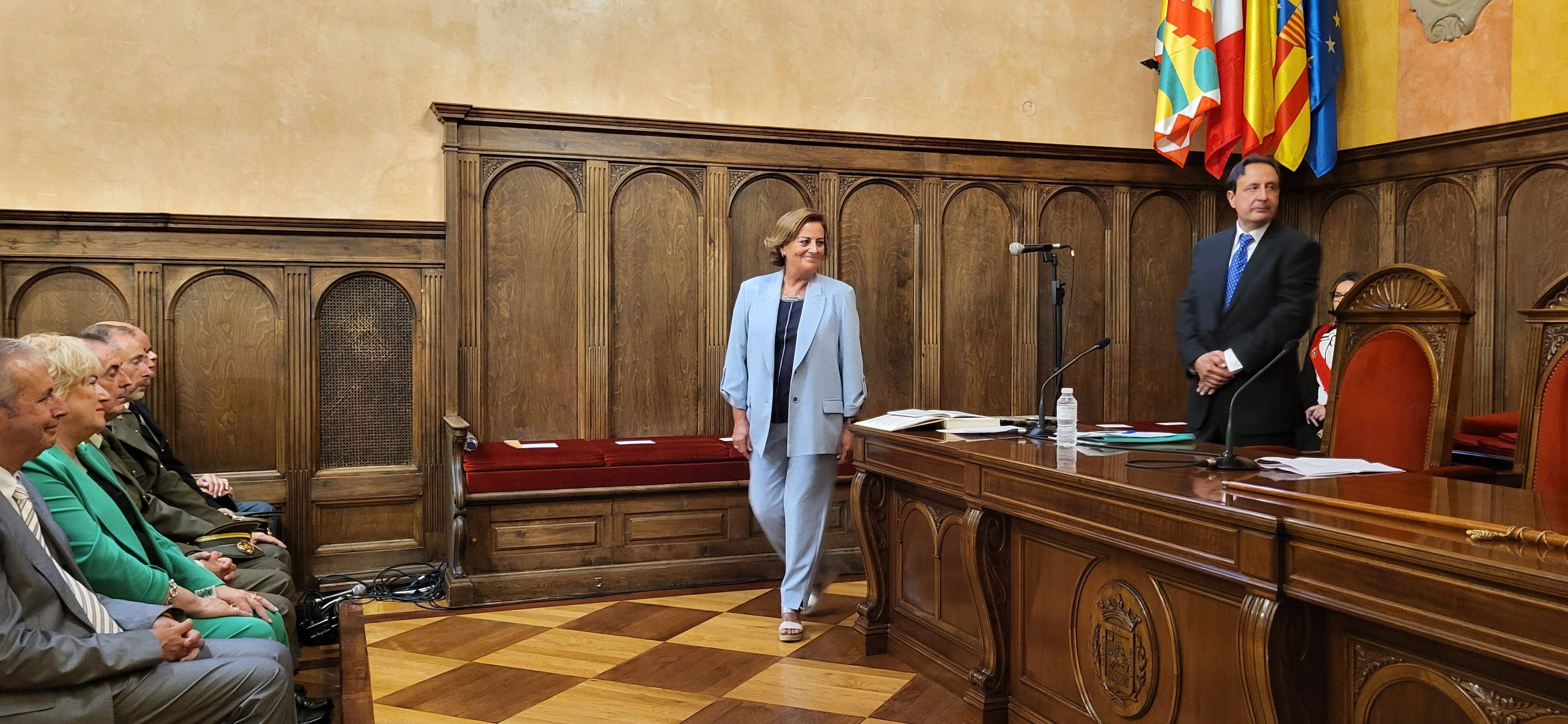 Teruca Moreno. Sesión de investidura del Ayuntamiento de Huesca. Foto Myriam Martínez 