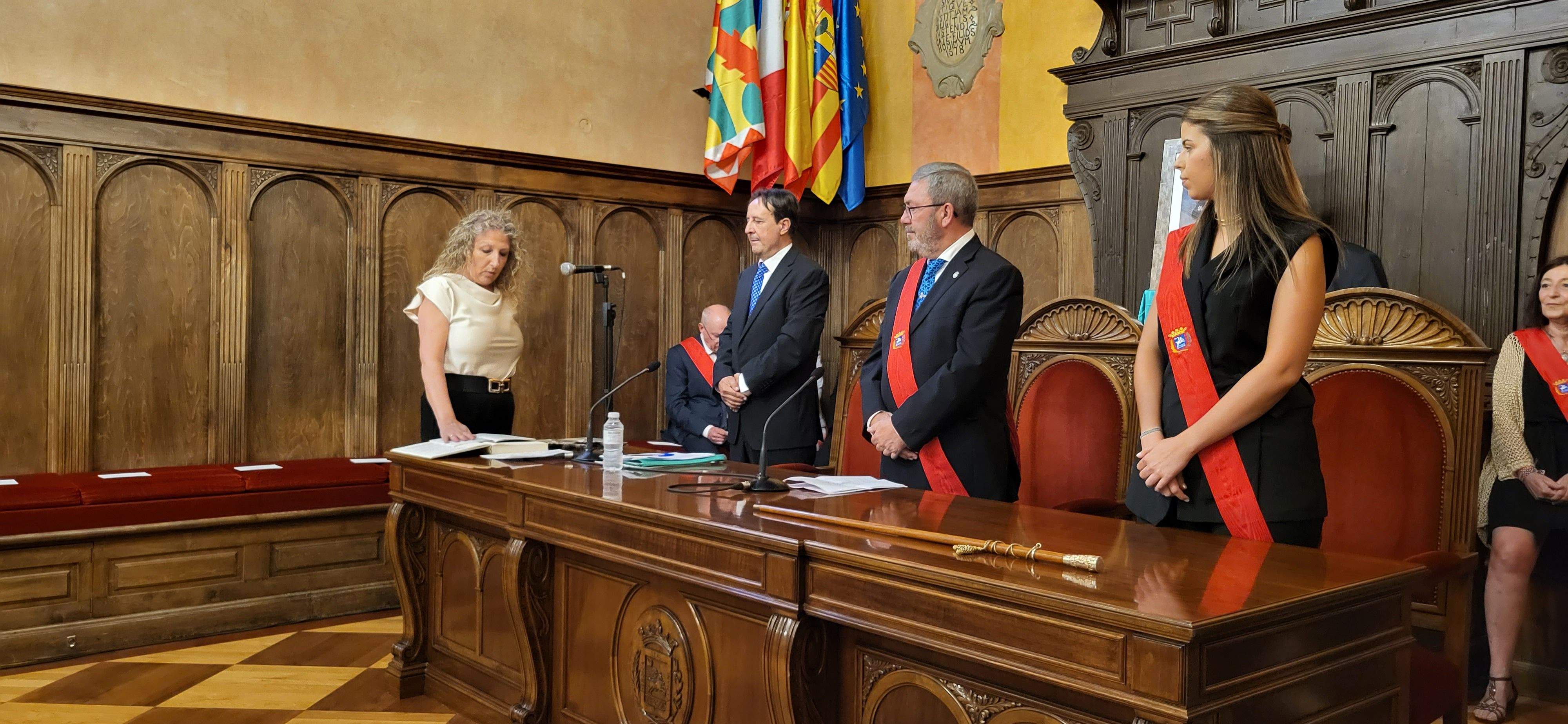 Susana Oliván. Sesión de investidura del Ayuntamiento de Huesca. Foto Myriam Martínez 