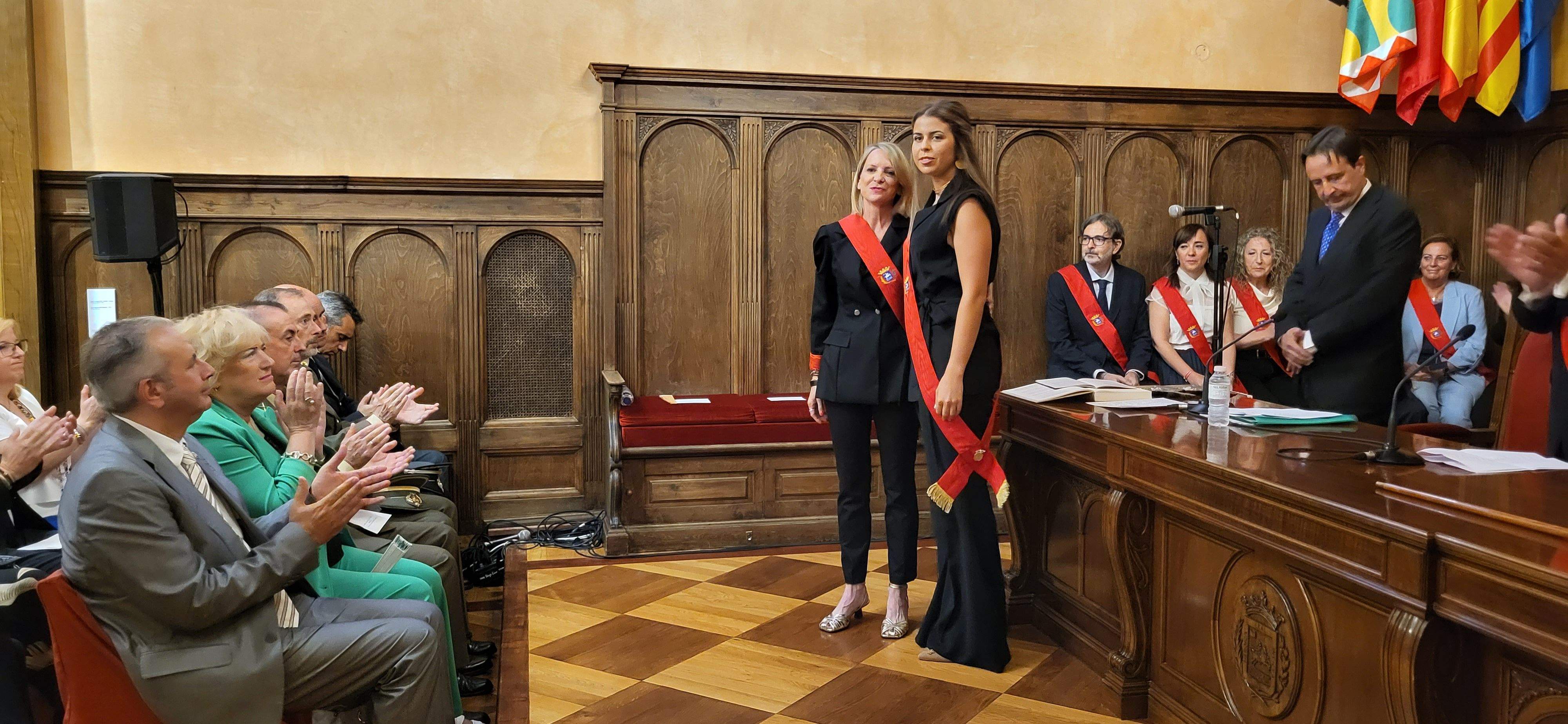 Nuria Mur. Sesión de investidura del Ayuntamiento de Huesca. Foto Myriam Martínez