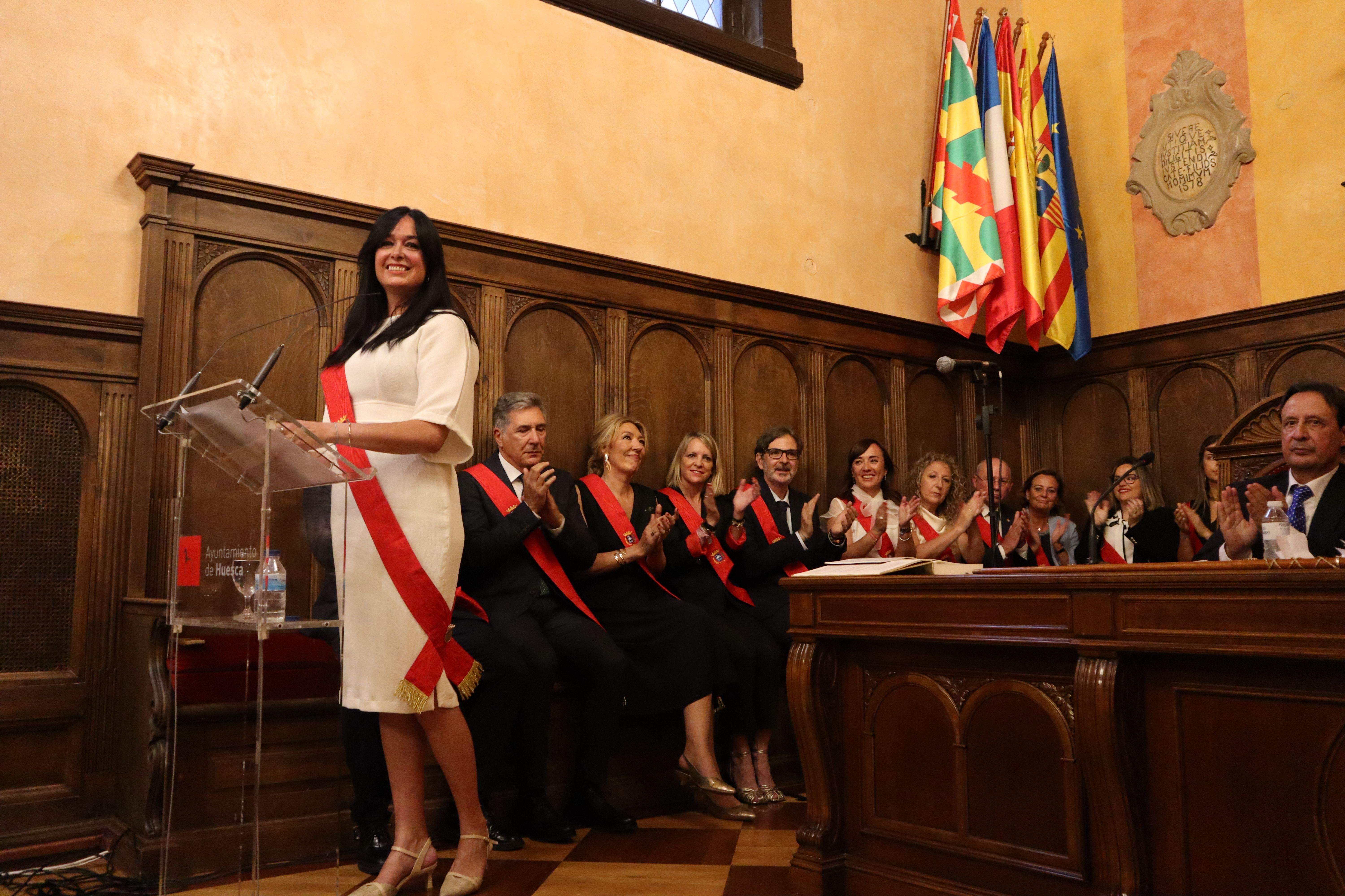 Lorena Orduna. Sesión de investidura del nuevo Ayuntamiento de Huesca. Foto Ayuntamiento de Huesca