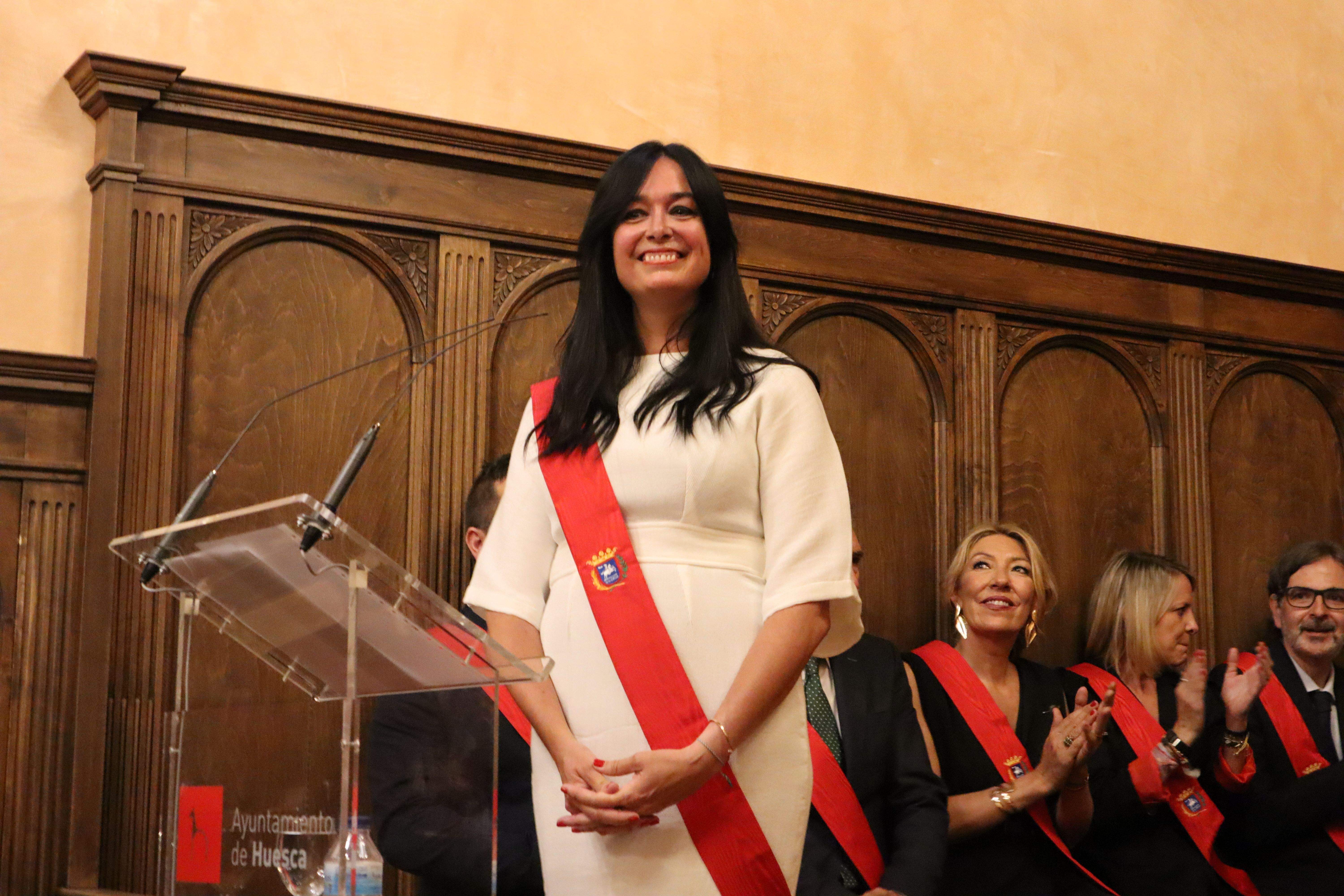 Lorena Orduna. Sesión de investidura del nuevo Ayuntamiento de Huesca. Foto Ayuntamiento de Huesca