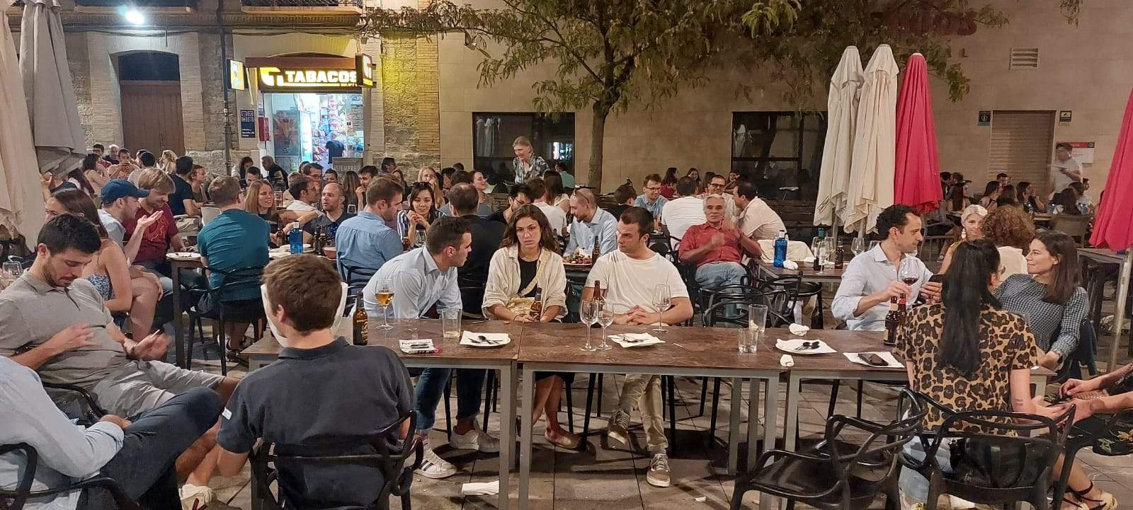 La hostelería, inquieta por las dificultades que entraña la reducción de jornada La hostelería, inquieta por las dificultades que entraña la reducción de jornada