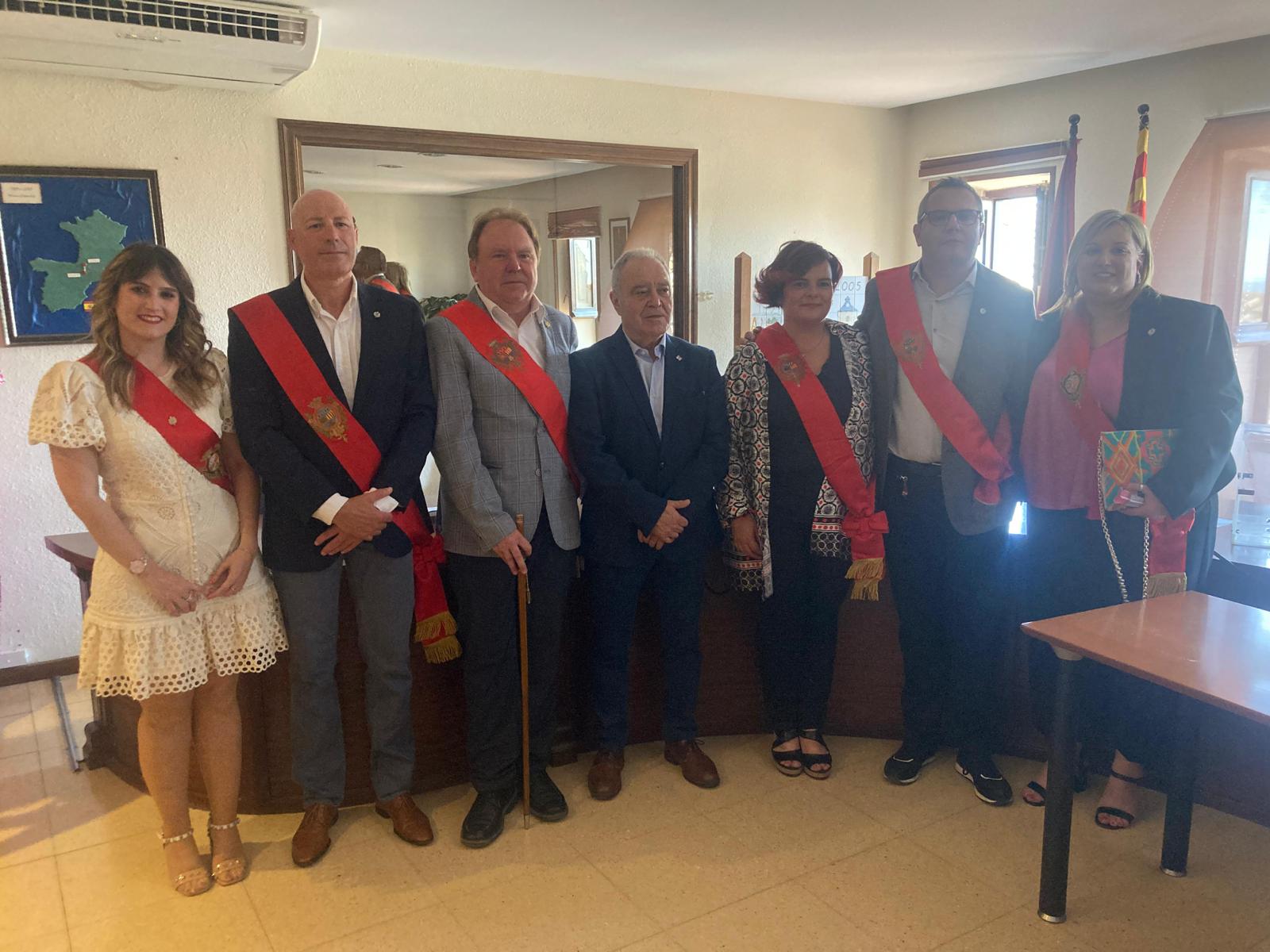 El futuro gobierno local de Almudévar, con Miguel Gracia en el centro