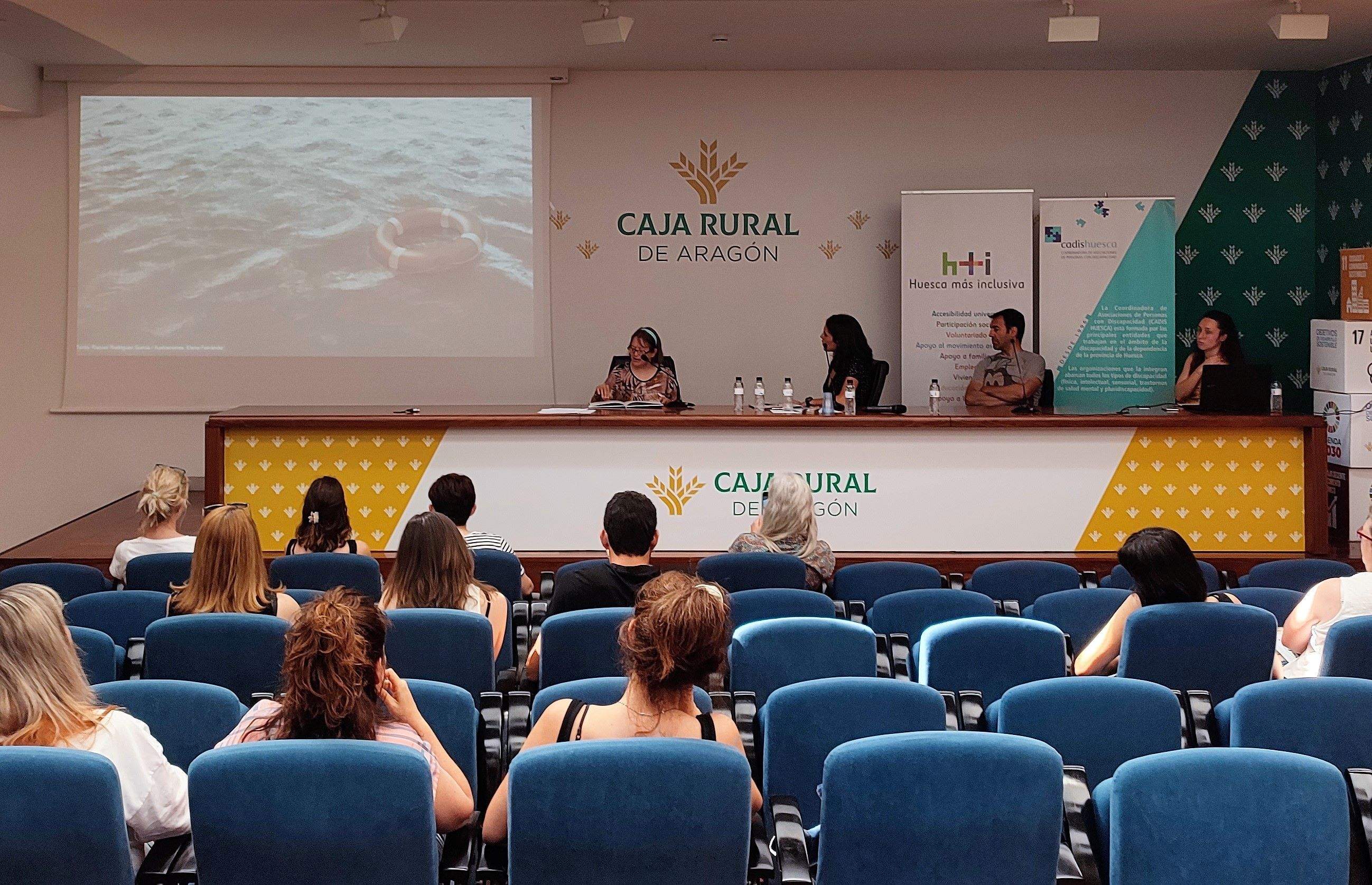 Lectura de cuento de Lourdes Clemente de Valentia.