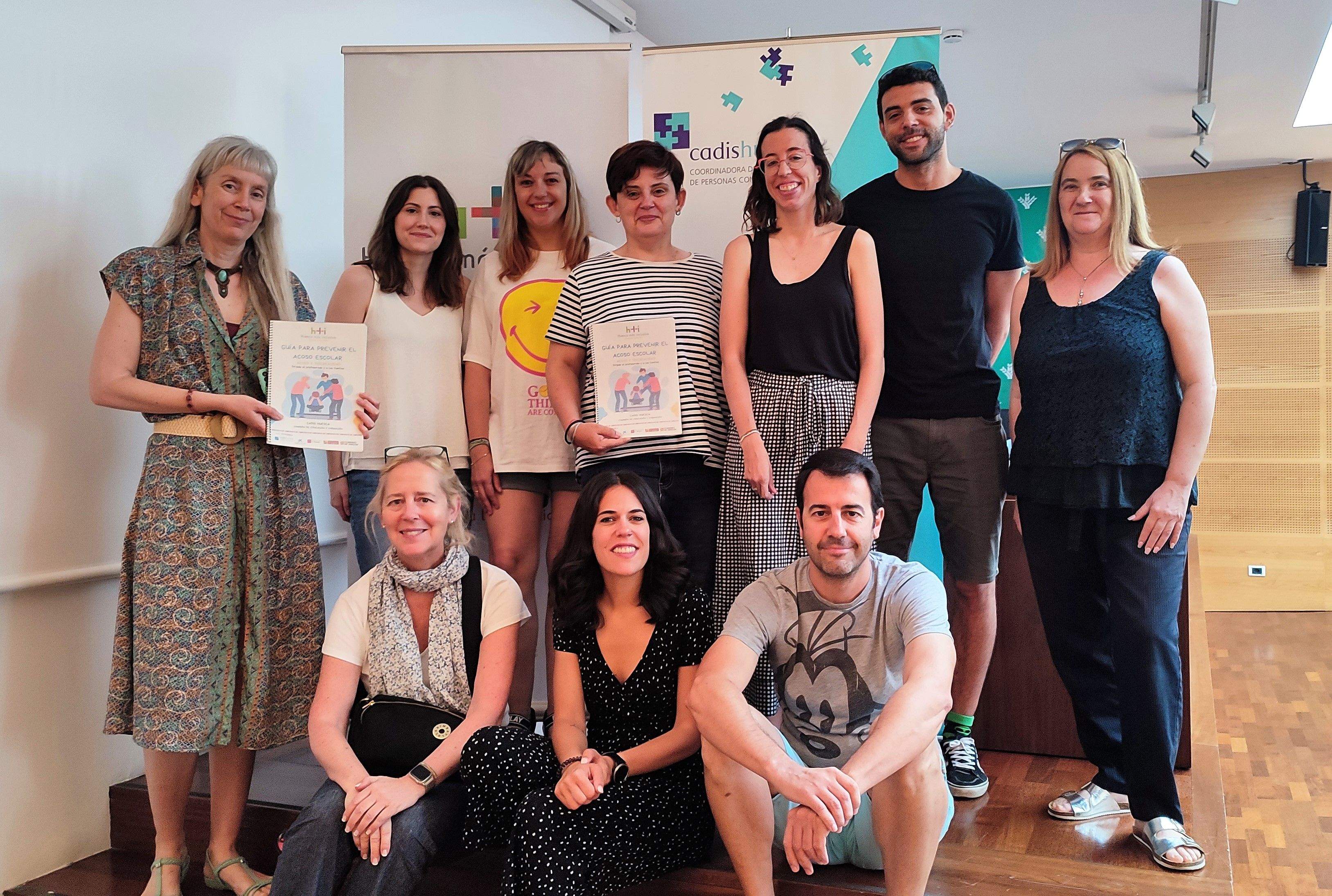 Representantes de la Comisión Educación y Formación de Cadis y de la Dirección Provincial de Educación.