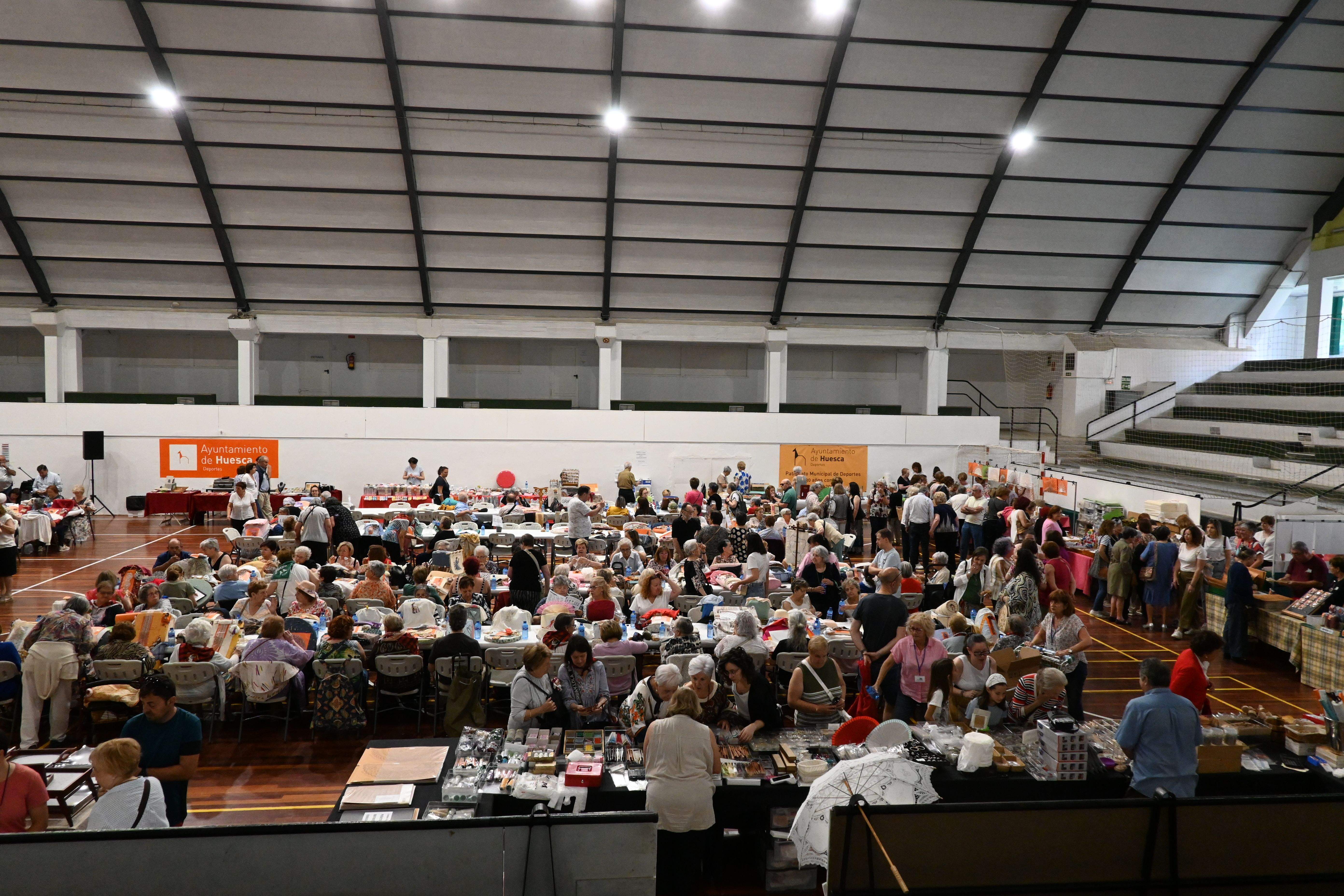 Encuentro de Encajes de Bolillos en Huesca. Foto Carlos Jalle