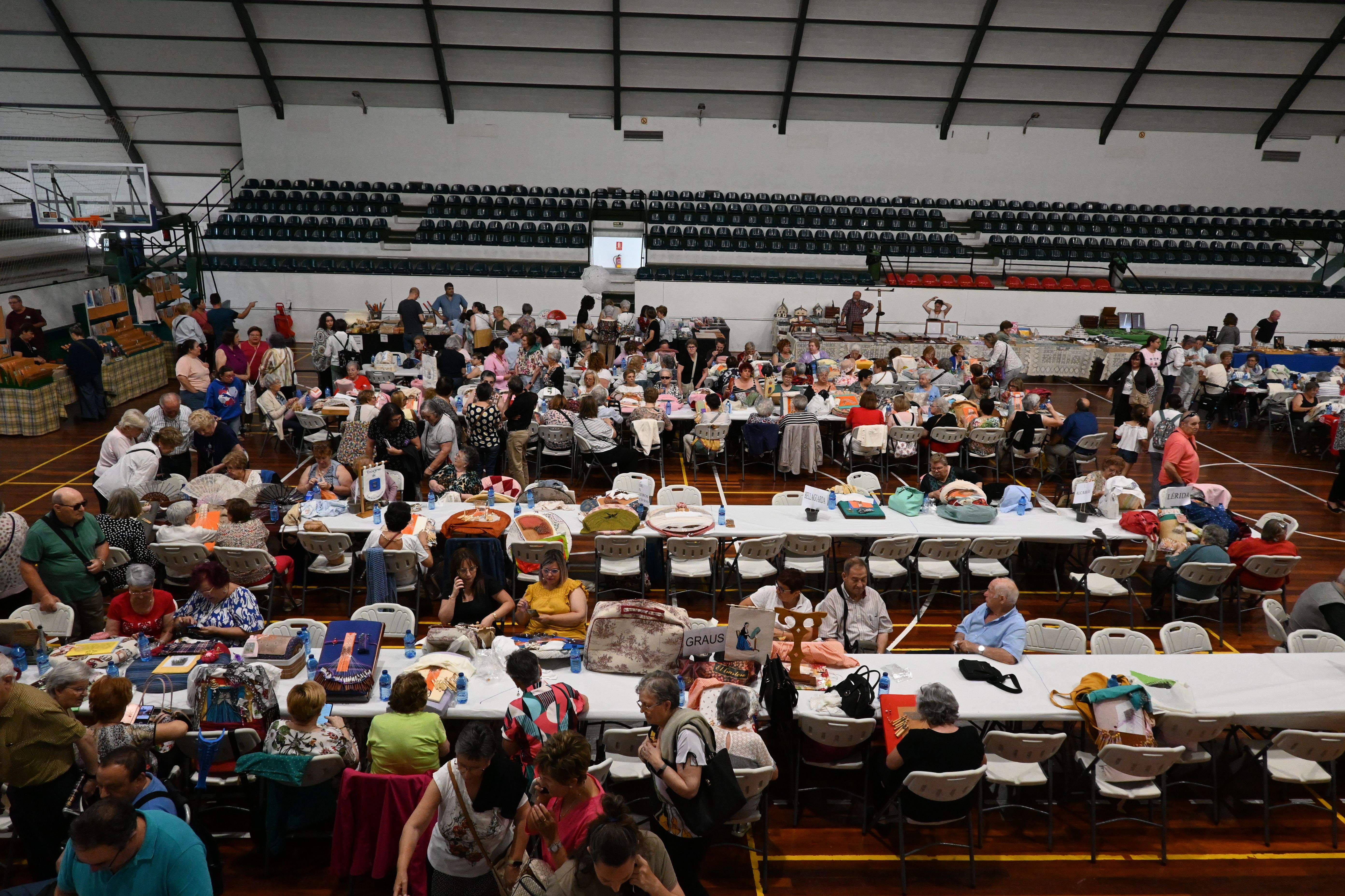 Encuentro de Encajes de Bolillos en Huesca. Foto Carlos Jalle
