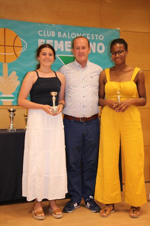 CLAUDIA OLIVA Y ADAMAWA DIALLO, PROGRESIÓN CADETE