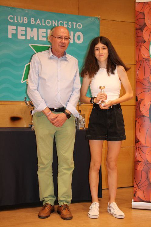 ARA GÁLLEGO, MEJOR COMPAÑERA PREINFANTIL