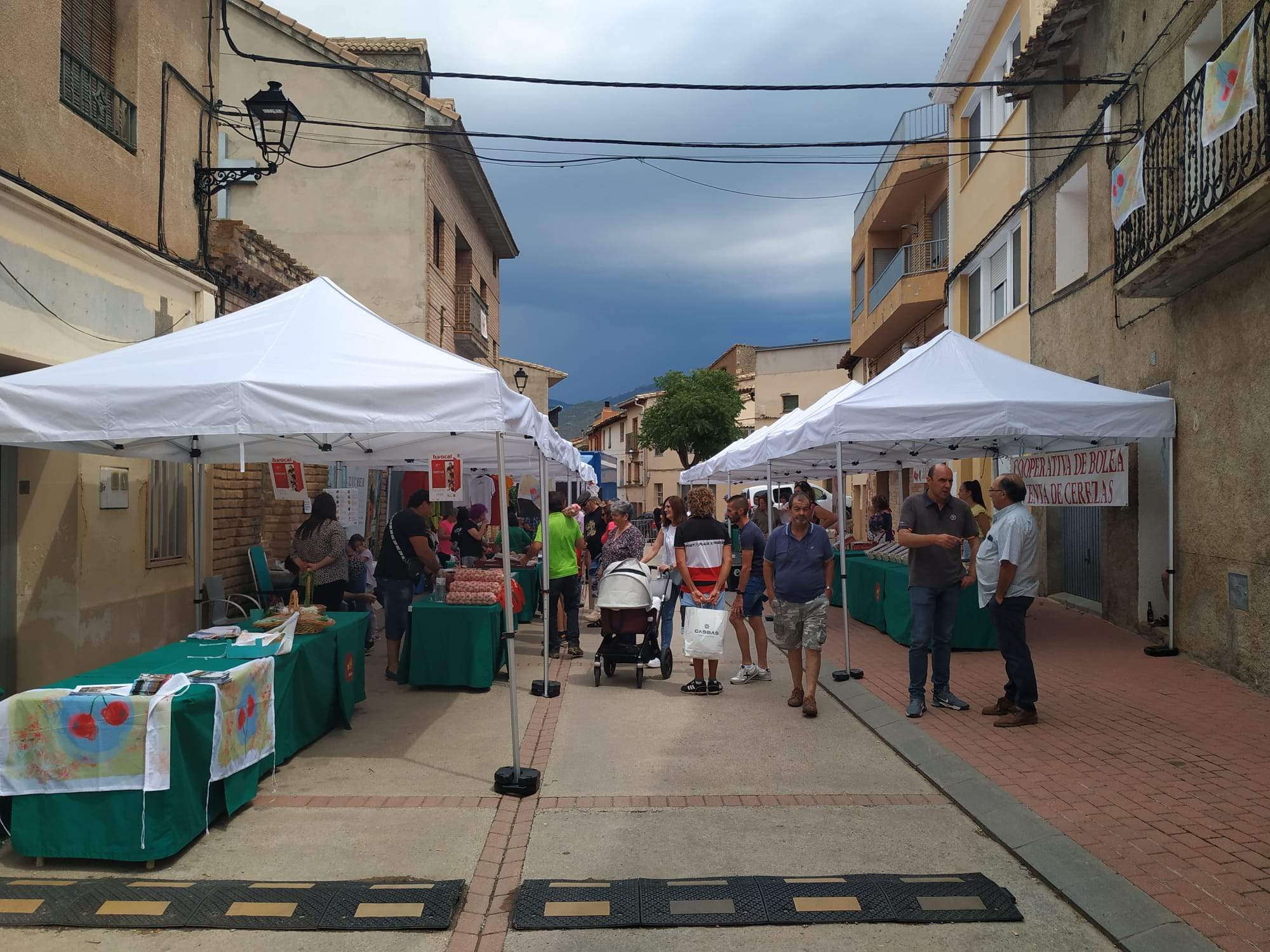 Imágenes del segundo fin de semana de la Feria de la Cereza de Bolea. Foto Alfonso La Cruz