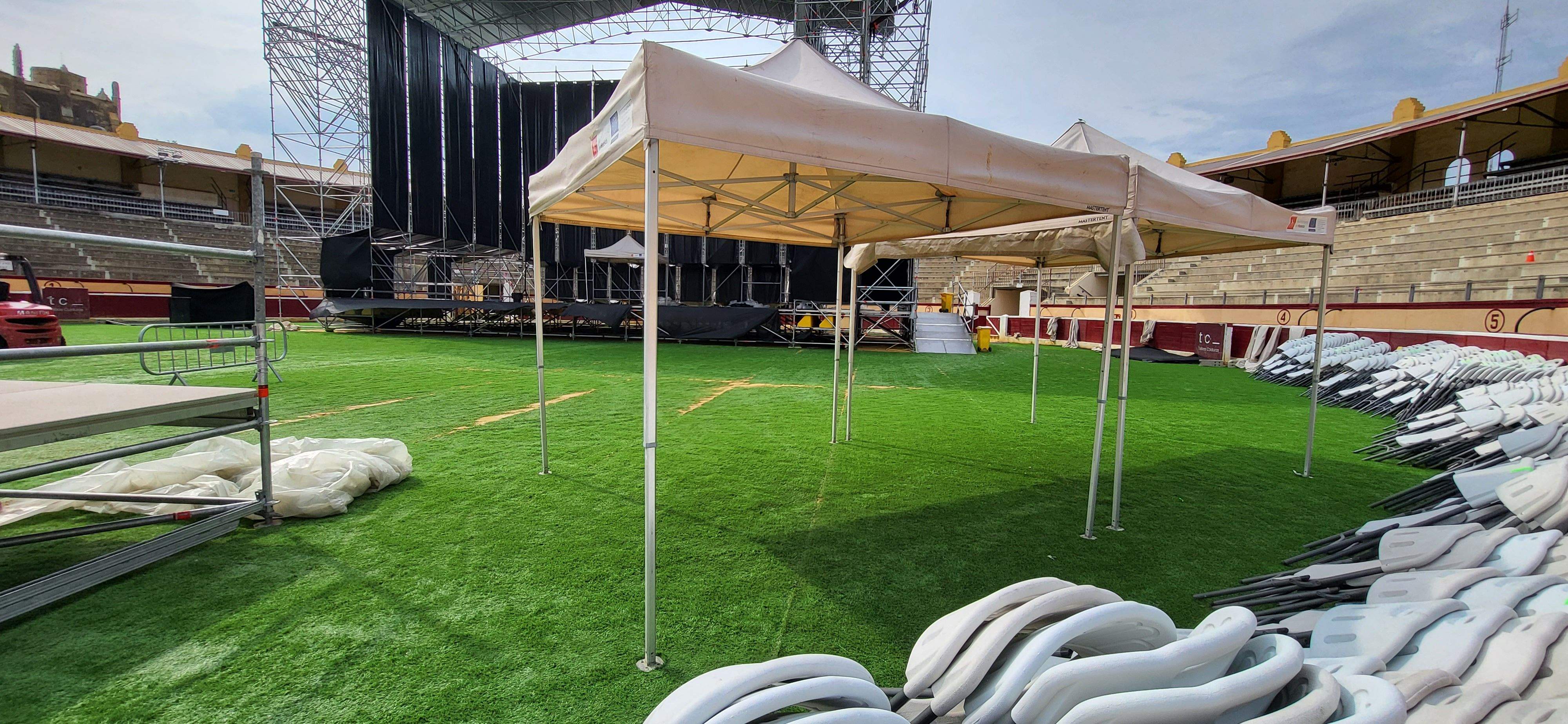 Estado del césped de la plaza de toros tras las tormentas del sábado. Foto: Mercedes Manterola