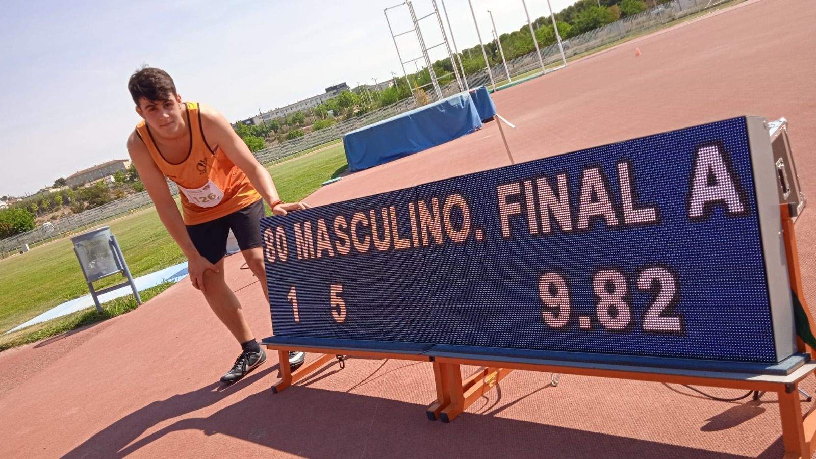 Rubén Cruz va a doblar en peso y 60 metros.