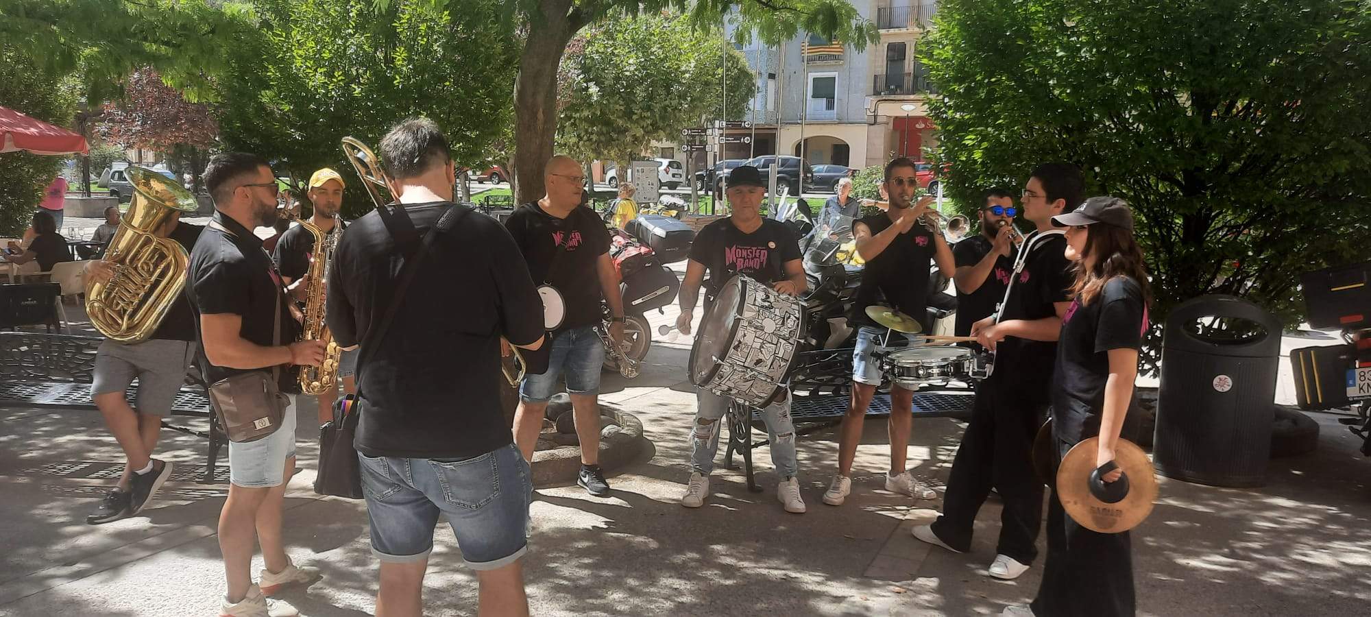 Charanga The Monster Band. Foto Ayuntamiento de Ayerbe