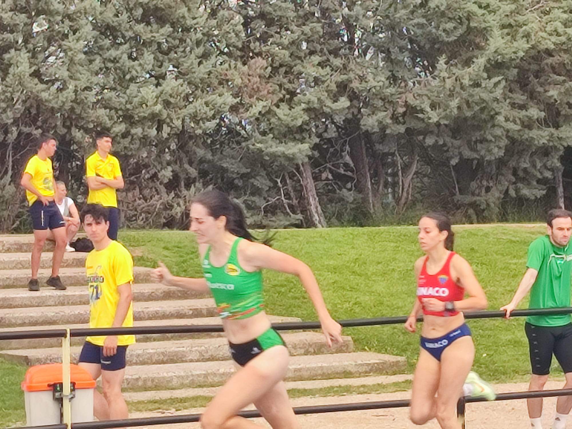 Inés Asso y Julieta Carbajal, 400 vallas