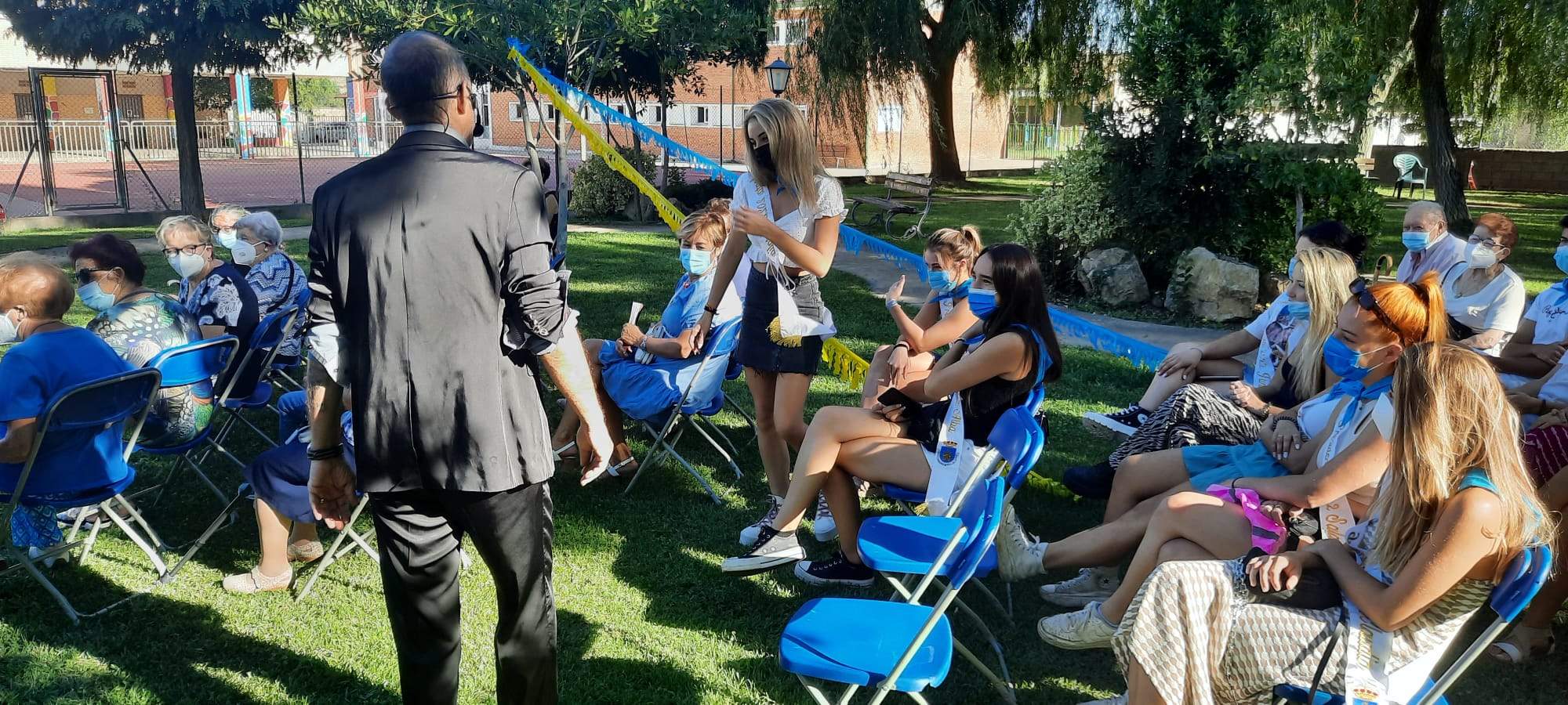 Homenaje a los mayores. Foto Ayuntamiento de Ayerbe