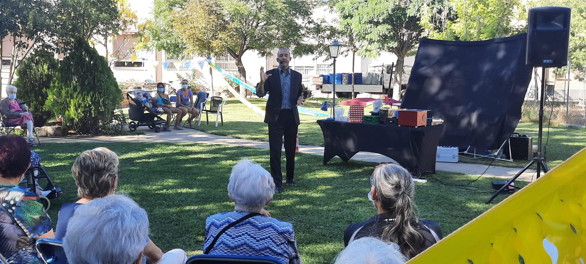 Actuación de Magic Rey. Foto Ayuntamiento de Ayerbe