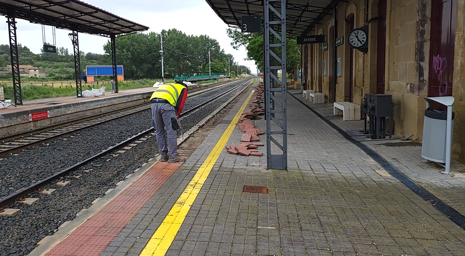 Inicio en Ayerbe de las obras de modernización de la línea del Canfranc. 