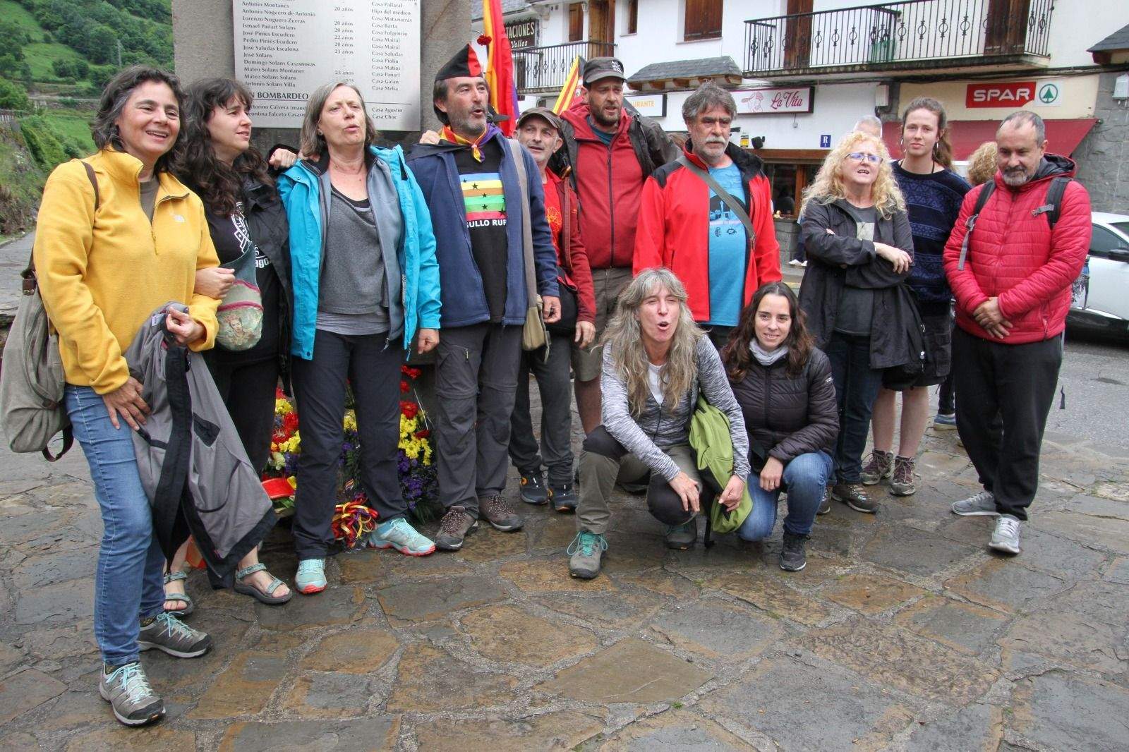 Miembros del Coro Libertario de Torrero. Foto Carlos Neofato