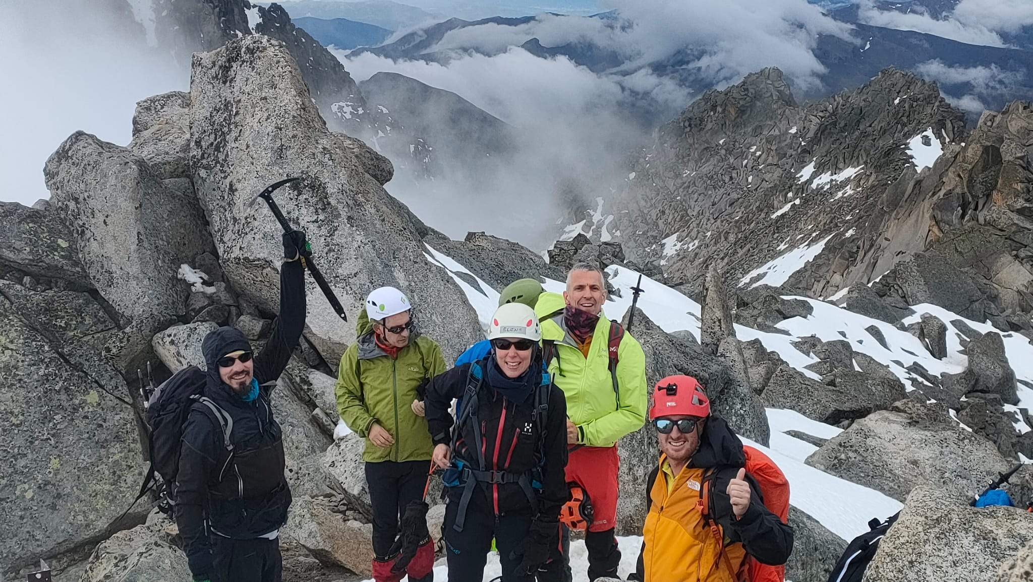 Imágenes de la ascensión al pico Maladeta. Foto Peña Guara