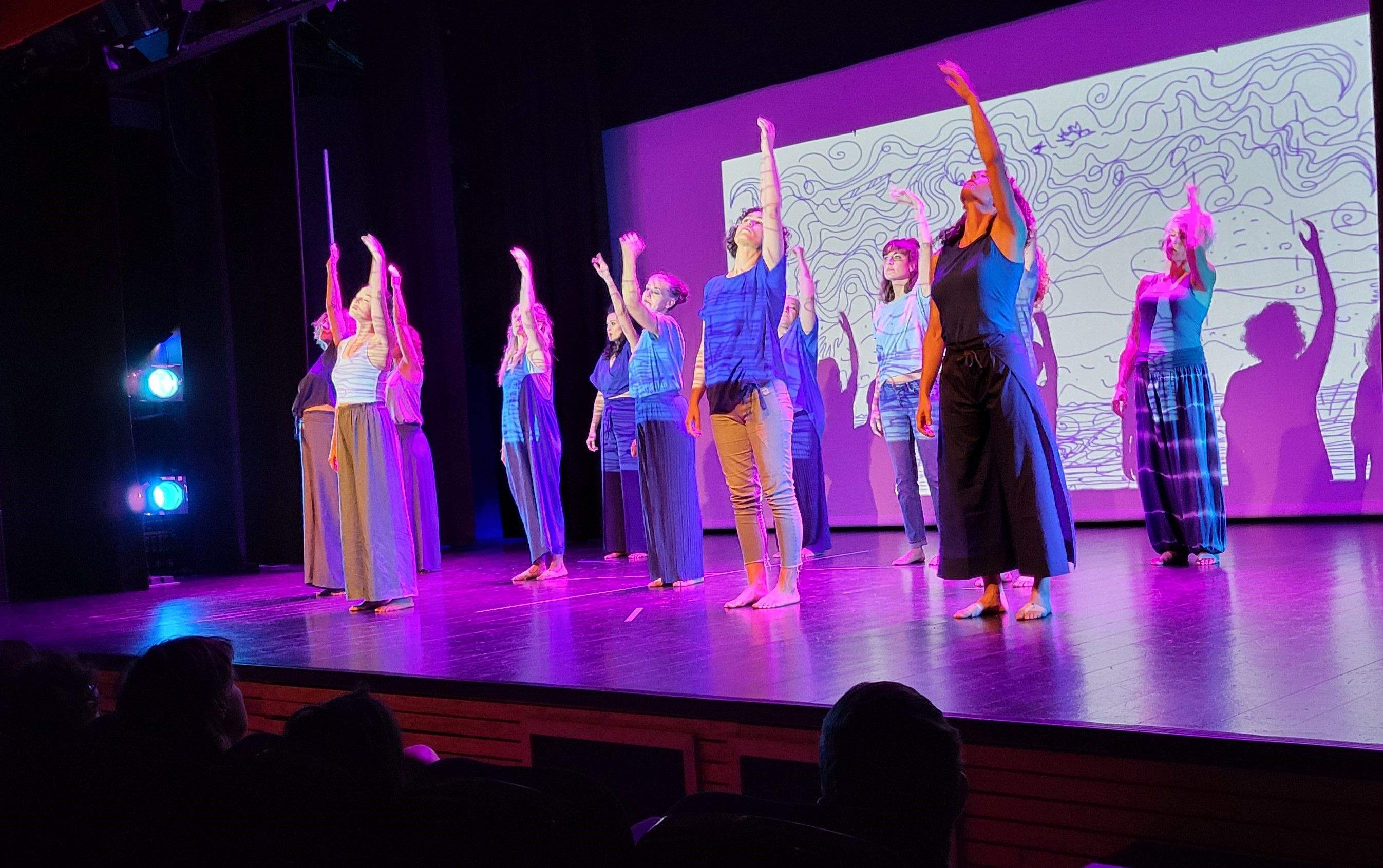 Taller de Danza Contemporánea en la  XXXI Muestra de Huesca. Foto Myriam Martínez