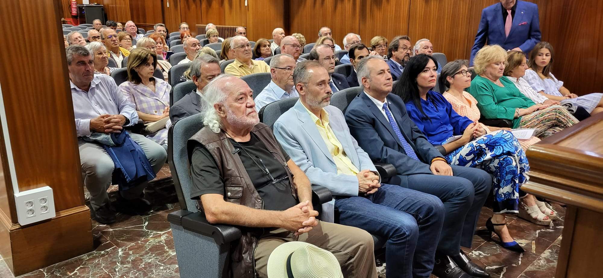 Entrega de la Distinción Rotaria a Eugenio Monesma.