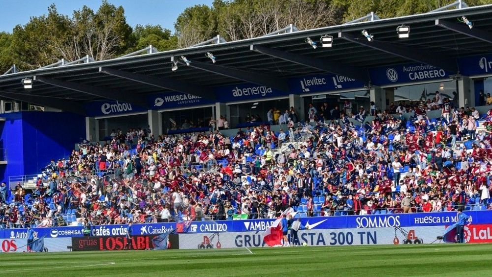 Afición del Huesca en El Alcoraz. Foto: SD Huesca