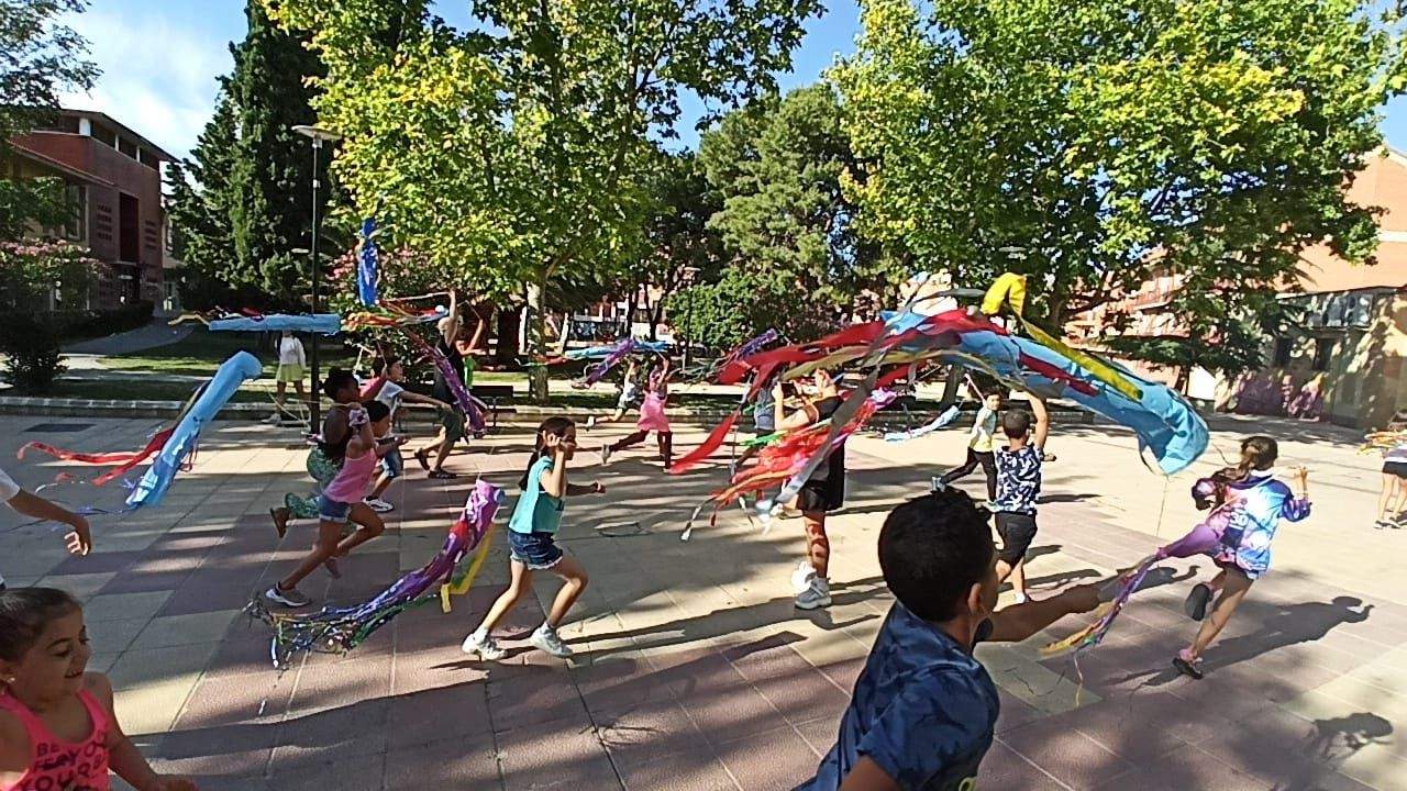 Espectáculo de fuego y circo para el V festival Aragón Legendario en Laspaúles