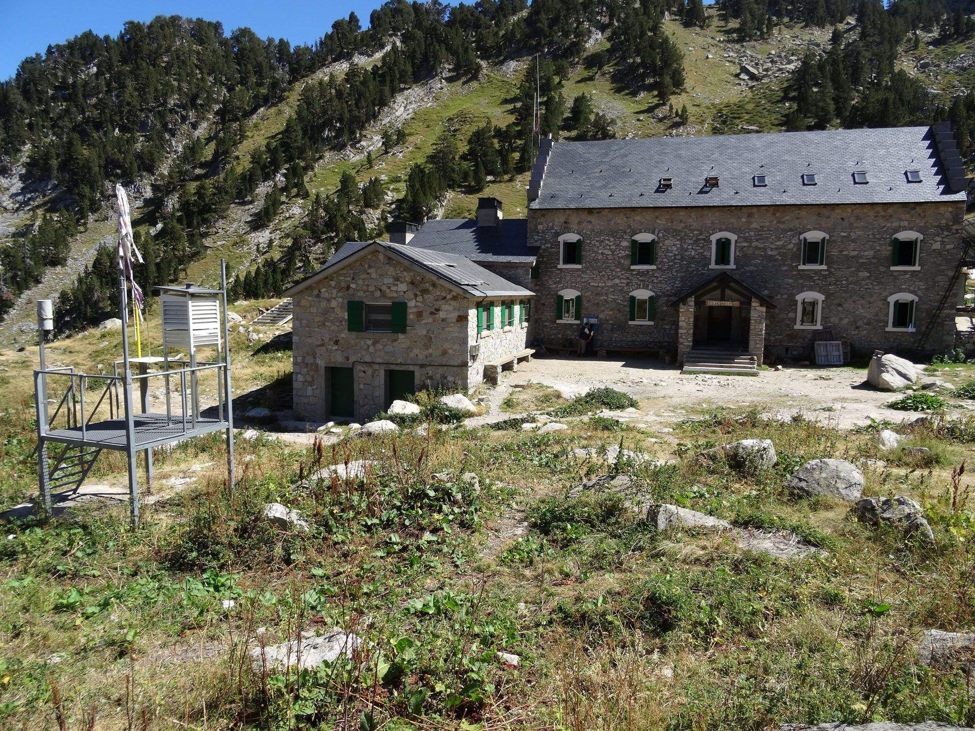 Refugio de la Renclusa. Fedme y FAM, enfrentadas por la gestión de estas instalaciones.