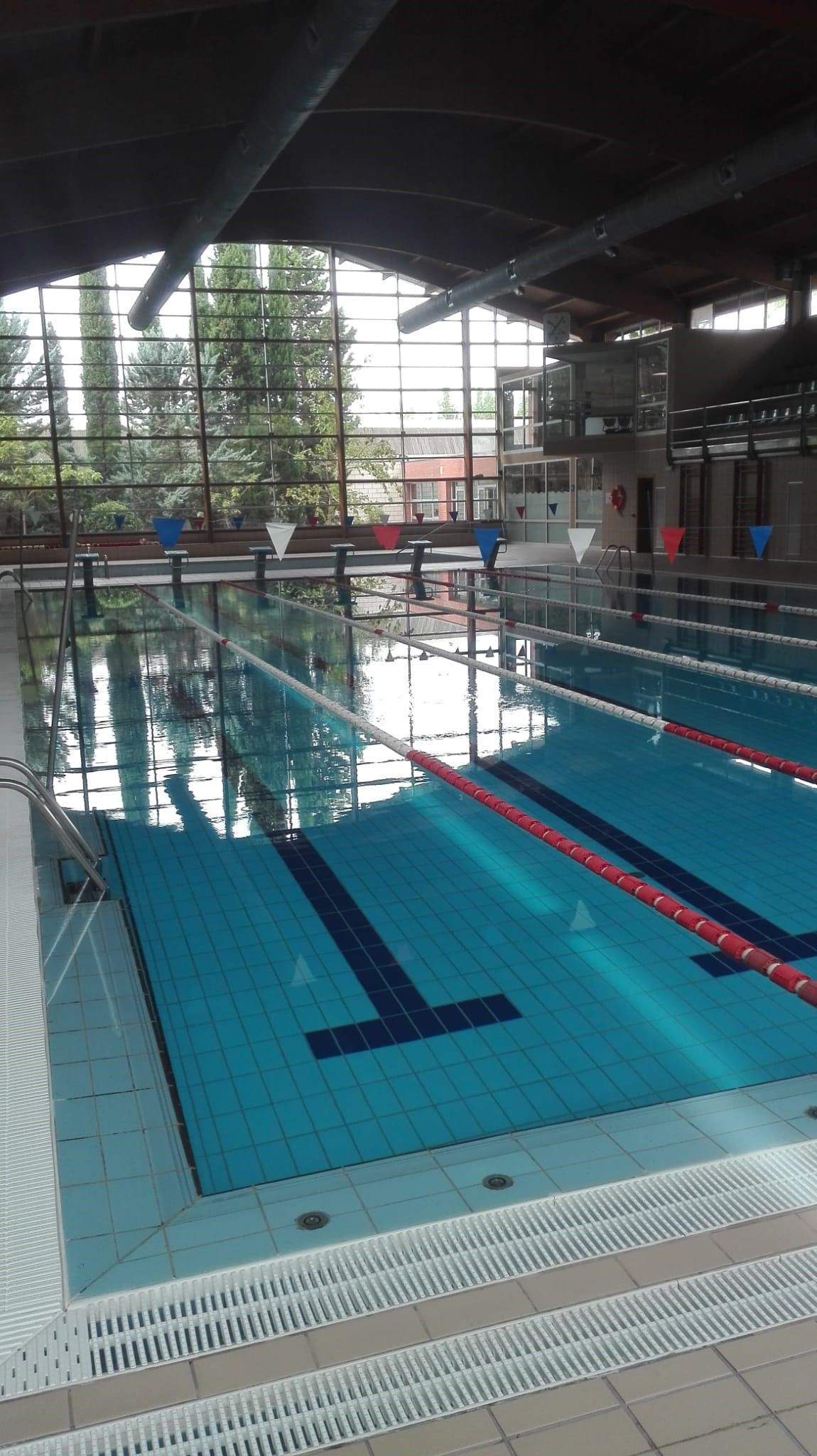 Piscina cubierta de Barbastro