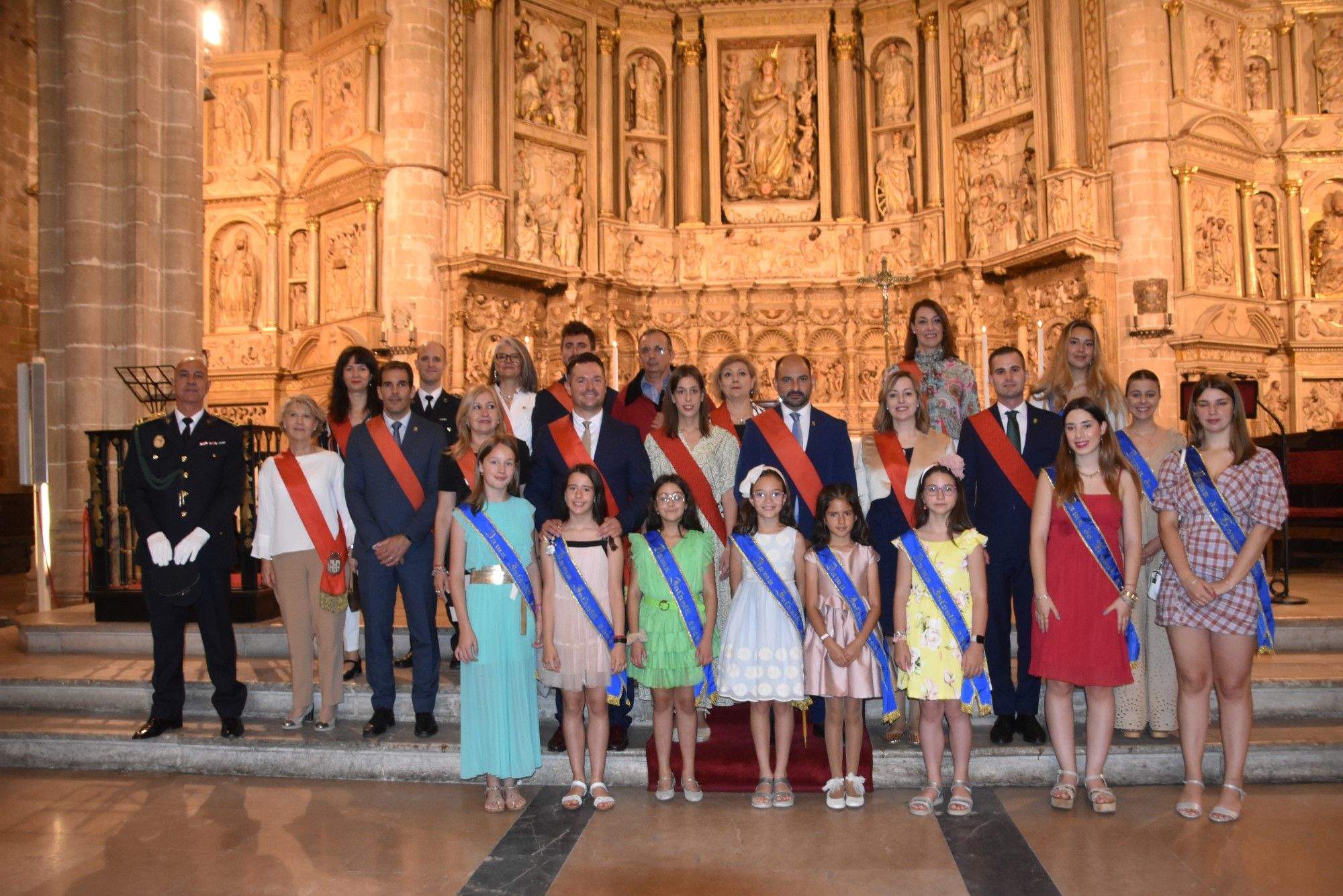 Autoridades y Damas de las Fiestas. Foto Ayuntamiento de Barbastro 