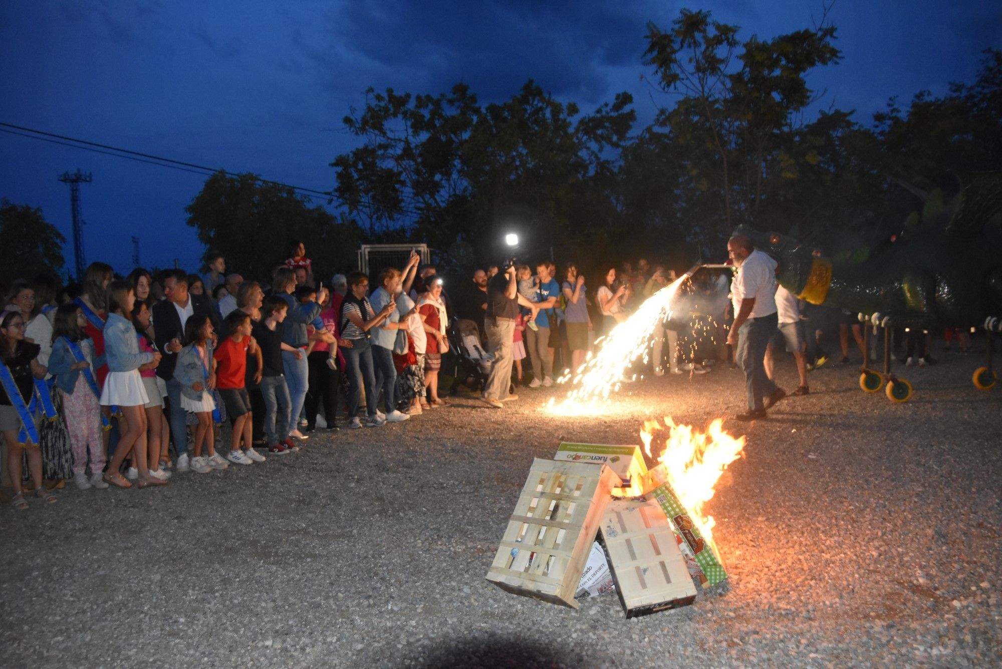 Belaín y la hoguera de San Ramón. Foto Ayuntamiento de Barbastro 