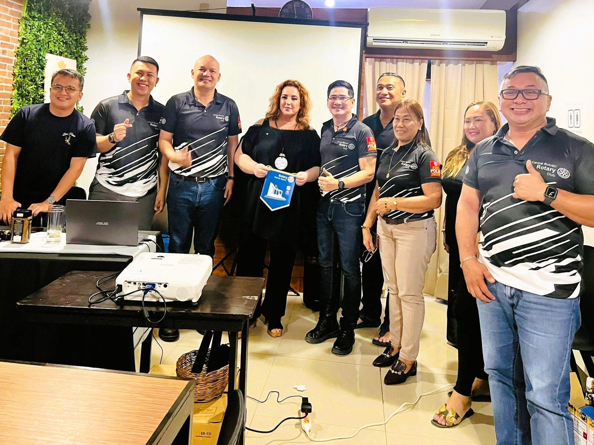 Con el Rotary Club de Bután