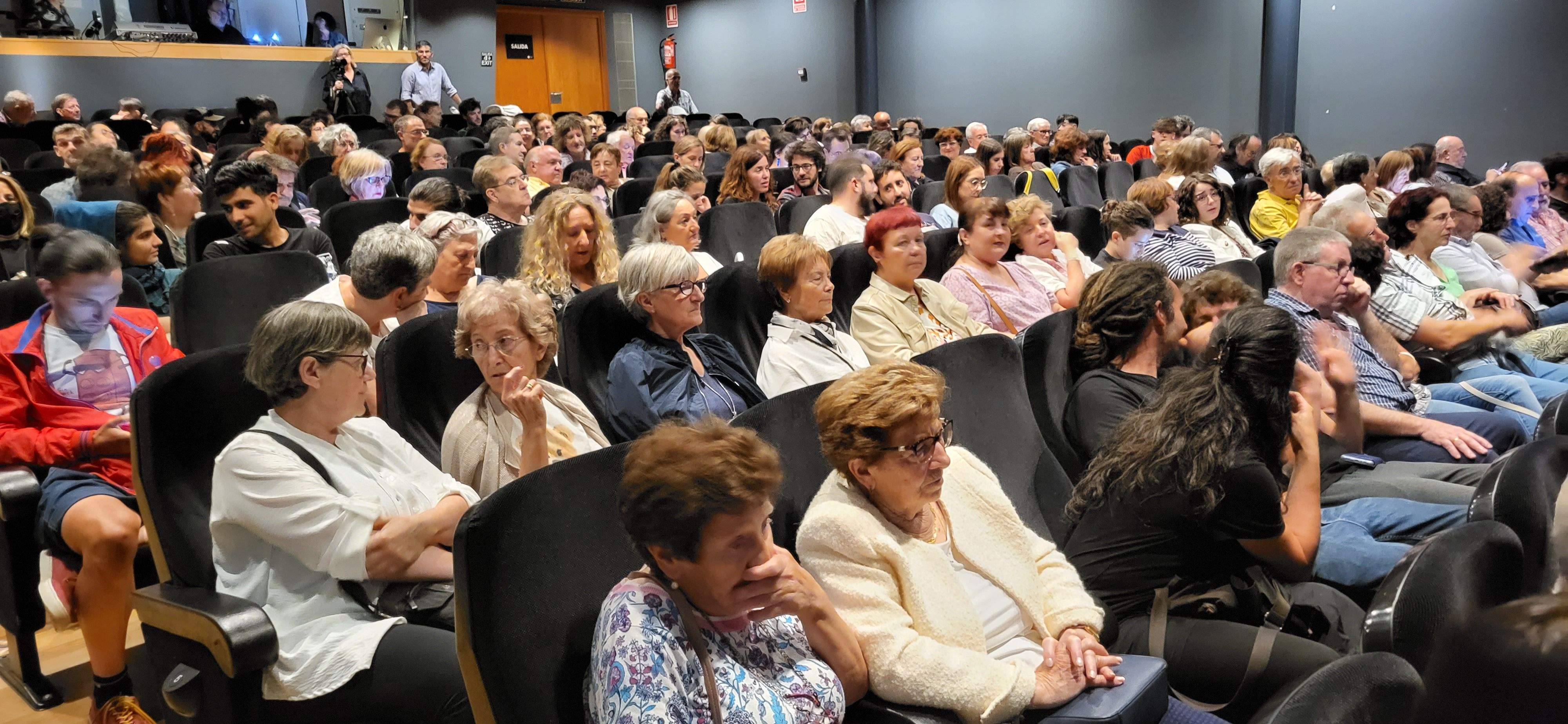 Candil teatro con la obra "Topografía de un desnudo". Foto Myriam Martínez