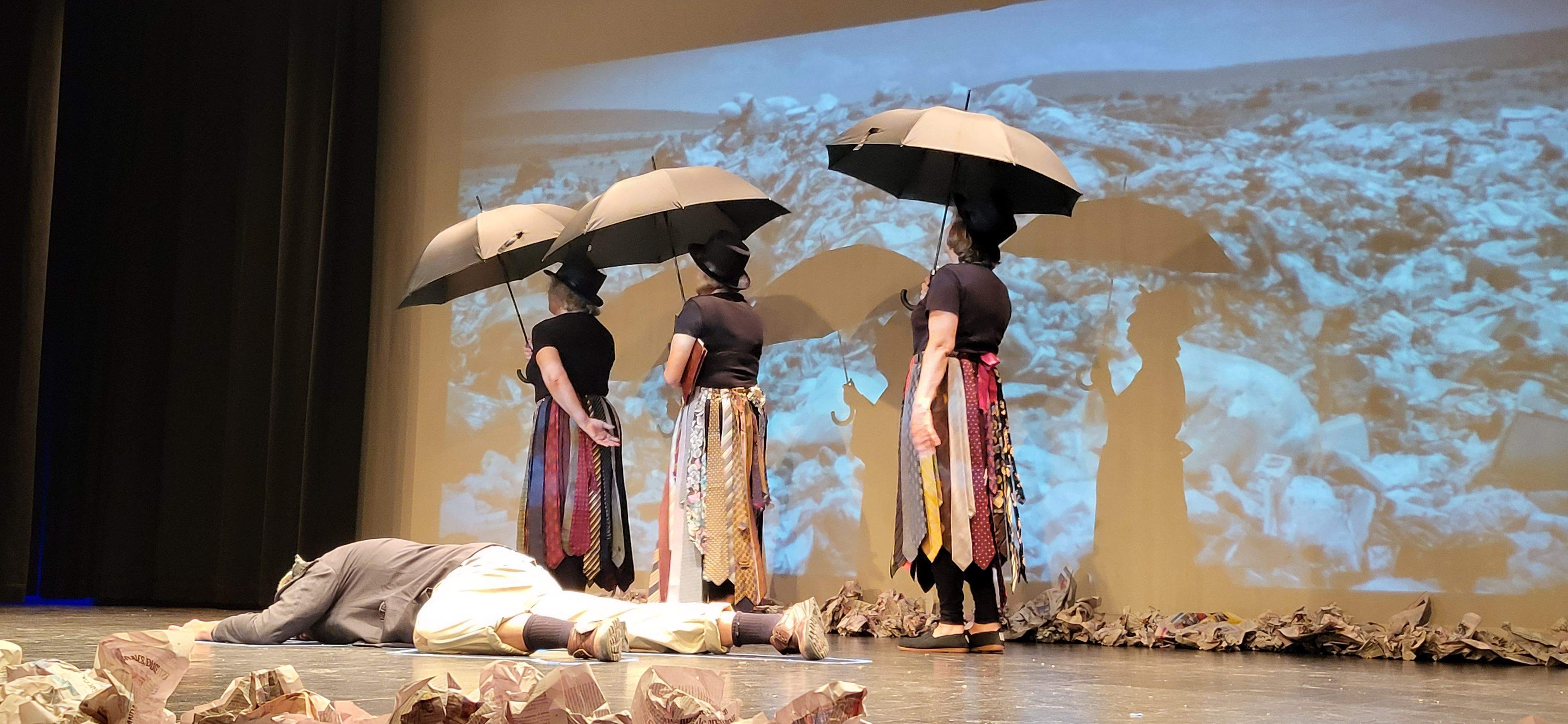 Candil teatro con la obra "Topografía de un desnudo". Foto Myriam Martínez