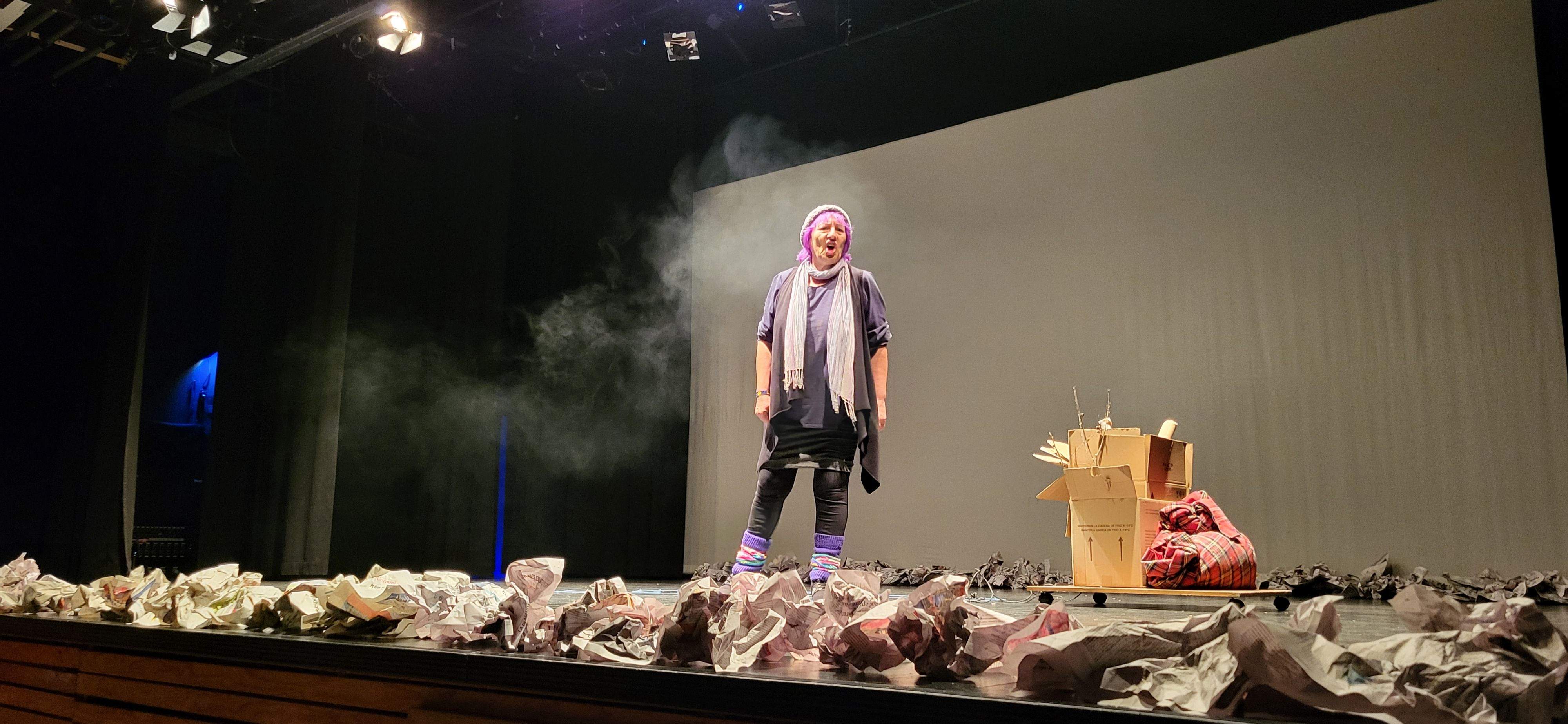 Candil teatro con la obra "Topografía de un desnudo". Foto Myriam Martínez