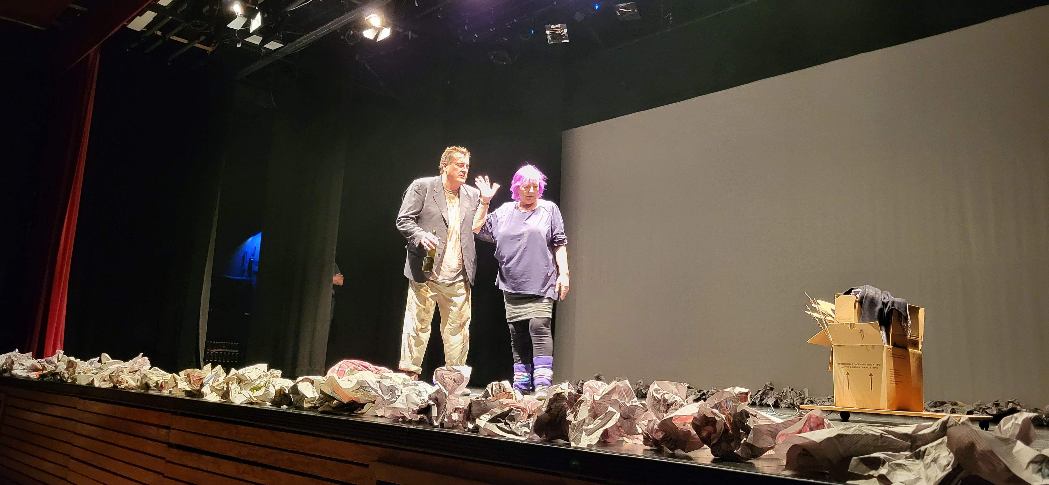 Candil teatro con la obra "Topografía de un desnudo". Foto Myriam Martínez