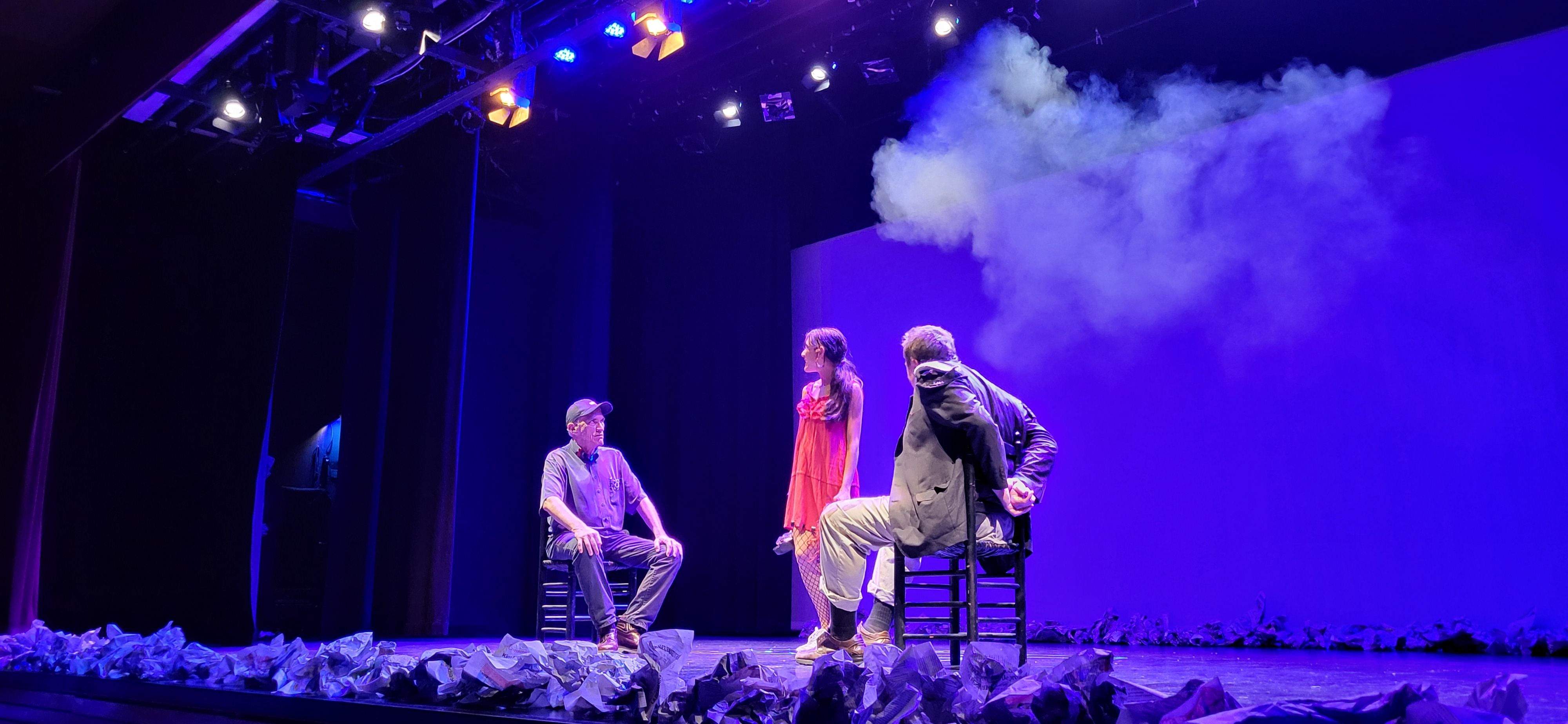 Candil teatro con la obra "Topografía de un desnudo". Foto Myriam Martínez