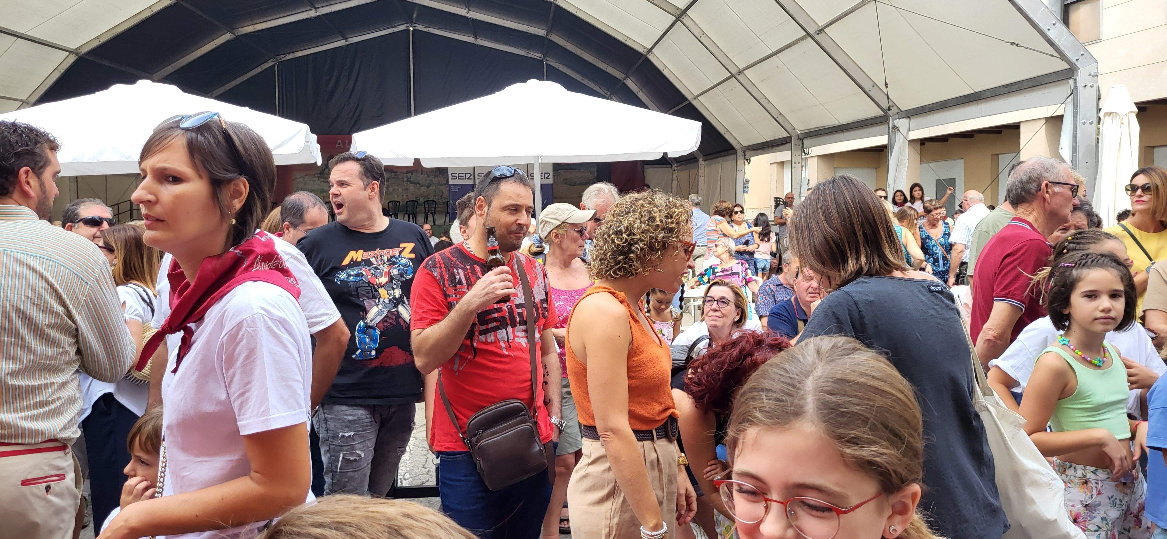 Almudévar celebra el chupinazo. Foto Mercedes Manterola 