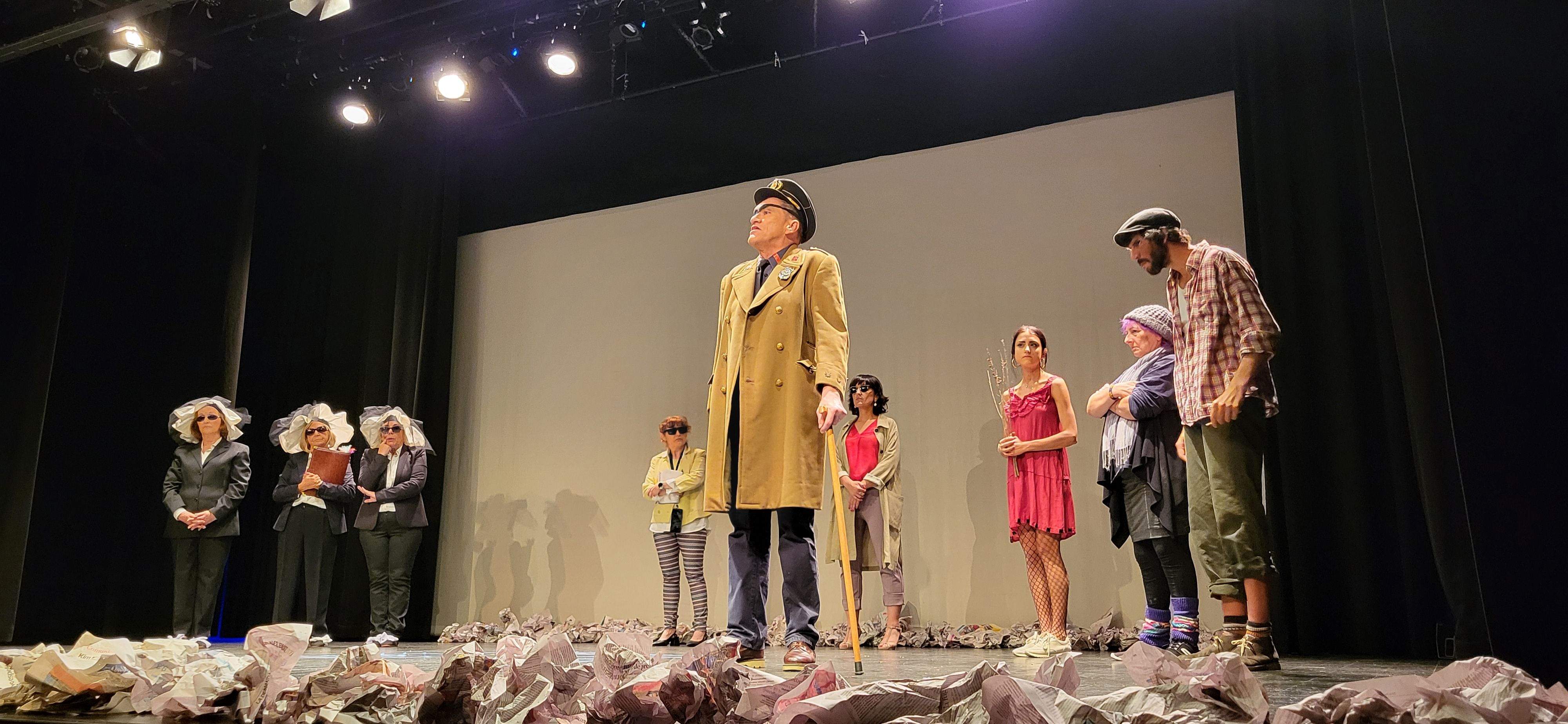 Candil teatro con la obra "Topografía de un desnudo". Foto Myriam Martínez