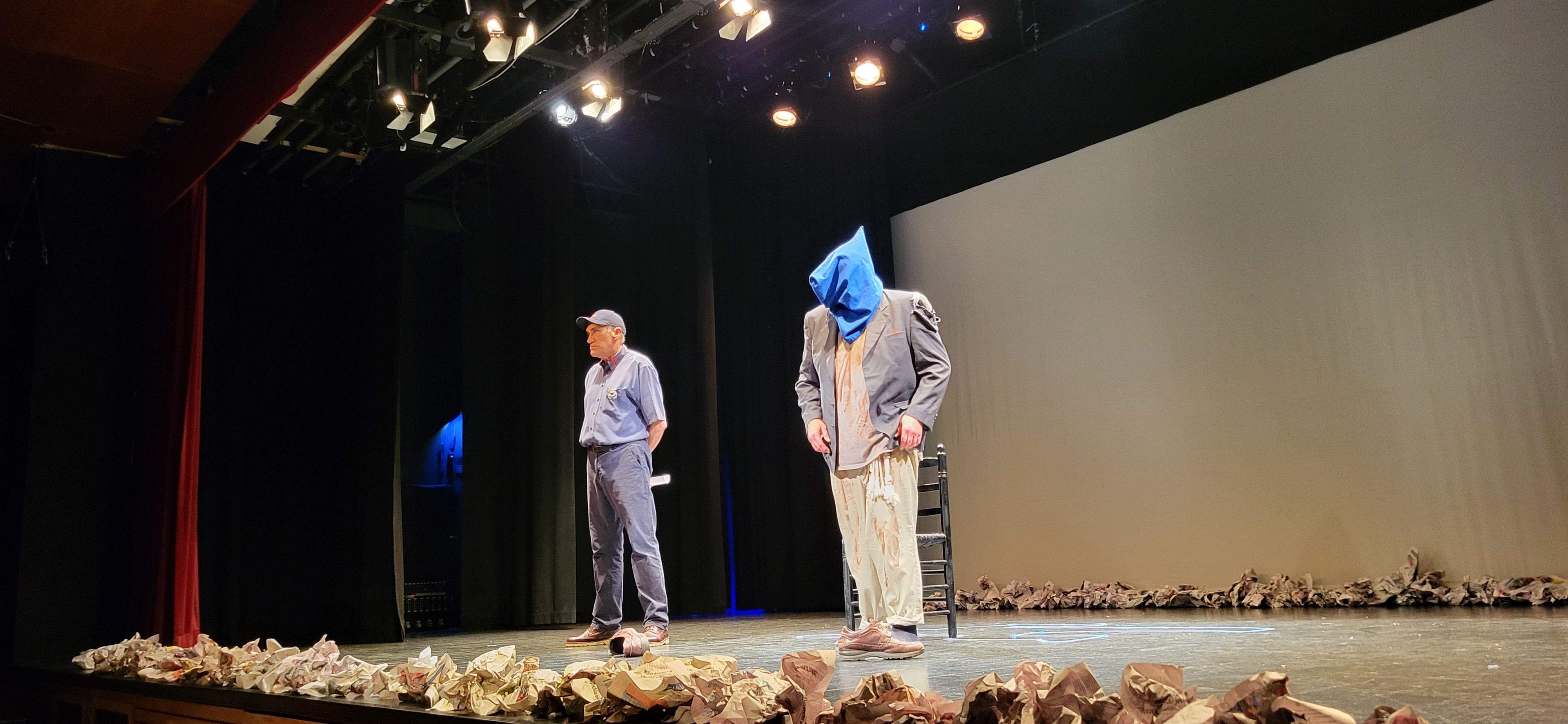 Candil teatro con la obra "Topografía de un desnudo". Foto Myriam Martínez