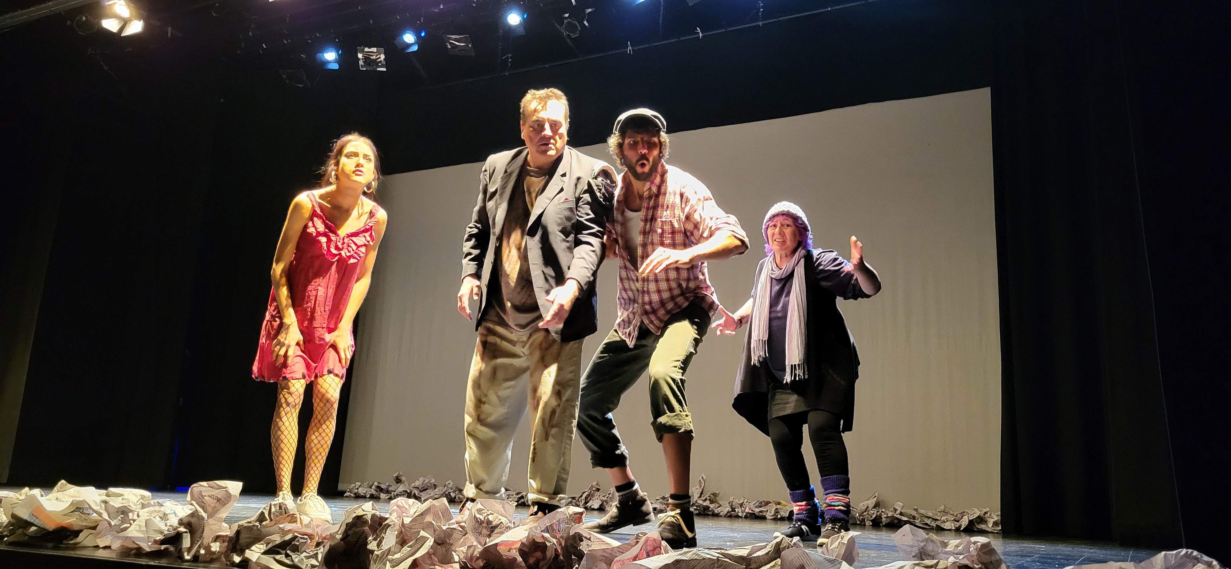 Candil teatro con la obra "Topografía de un desnudo". Foto Myriam Martínez