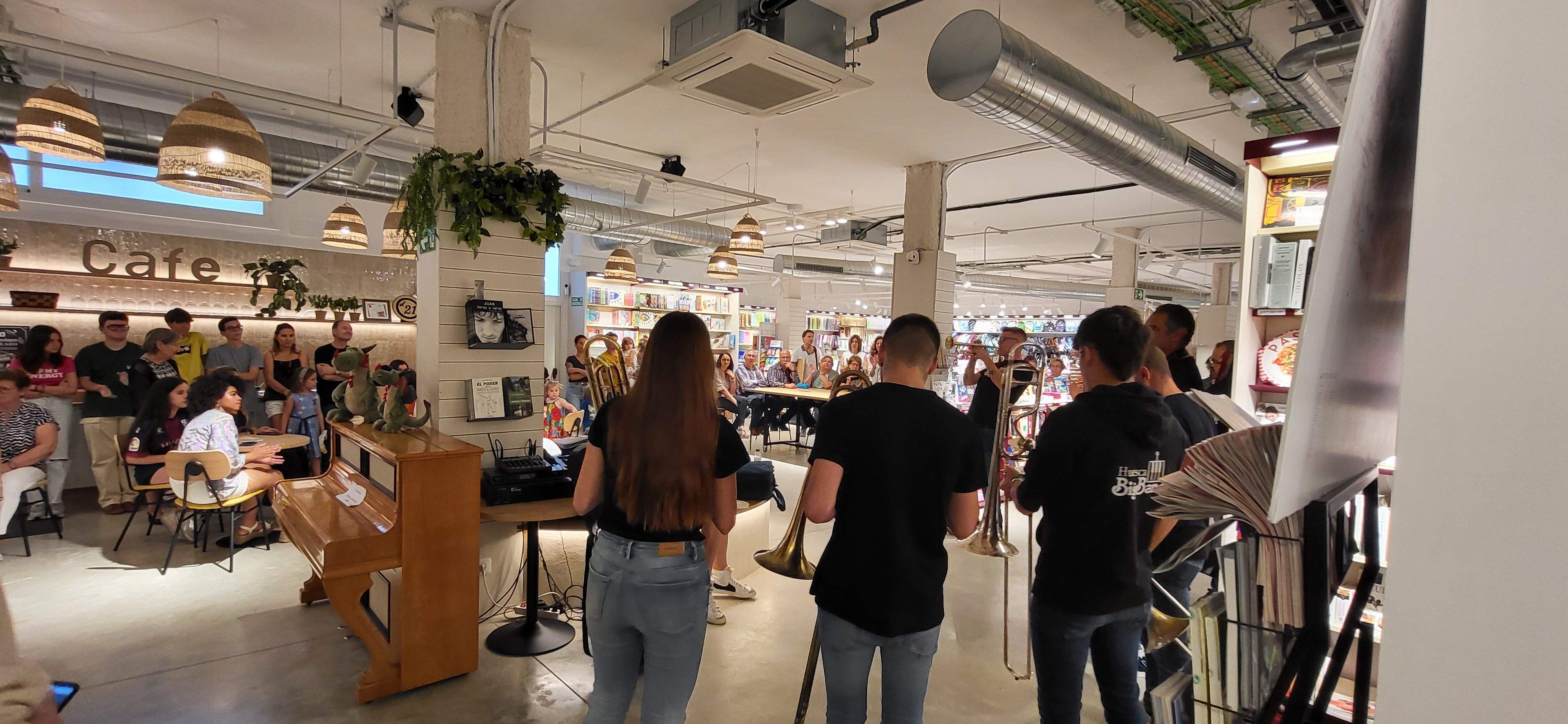  La Huesca Big Band en Santos Ochoa. Foto Myriam Martínez