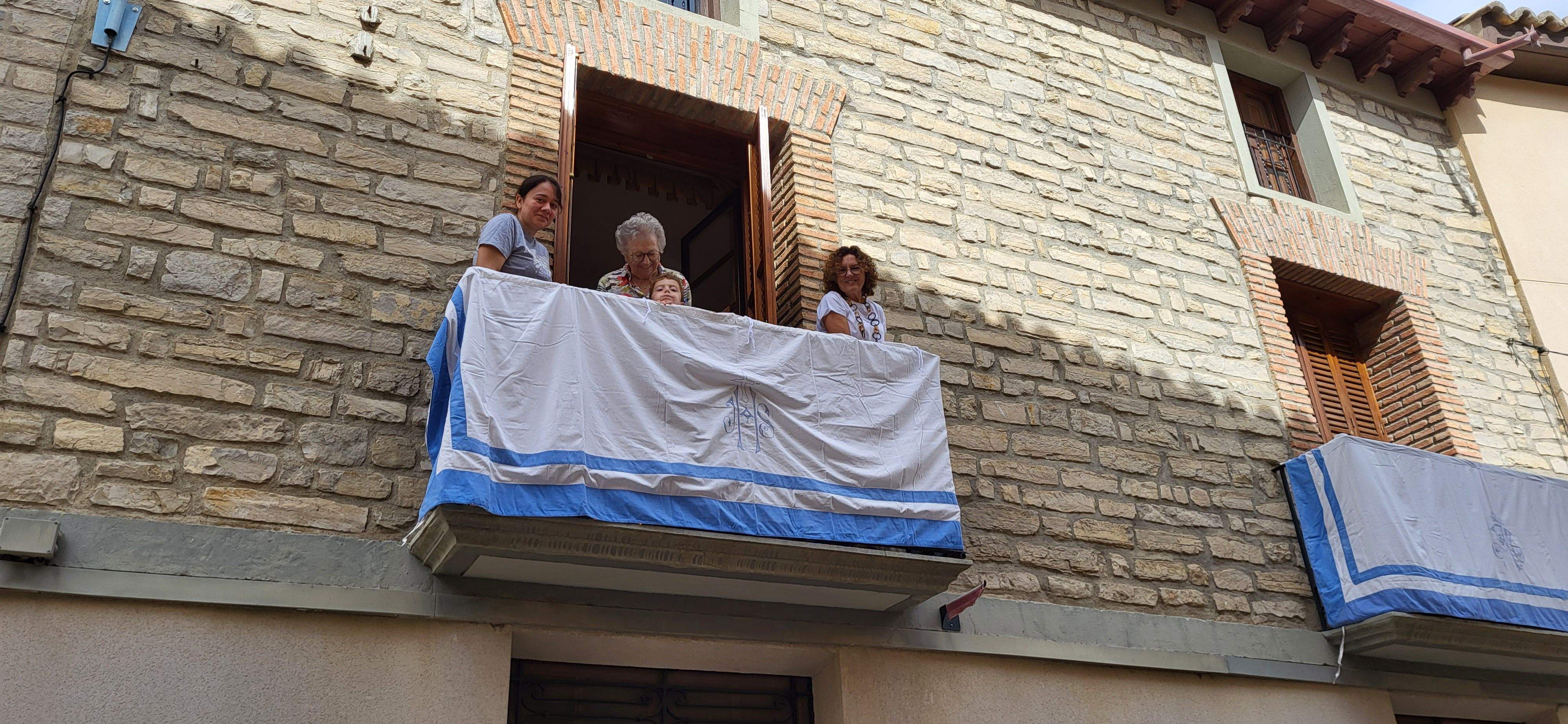 Almudévar celebra el chupinazo. Foto Mercedes Manterola 