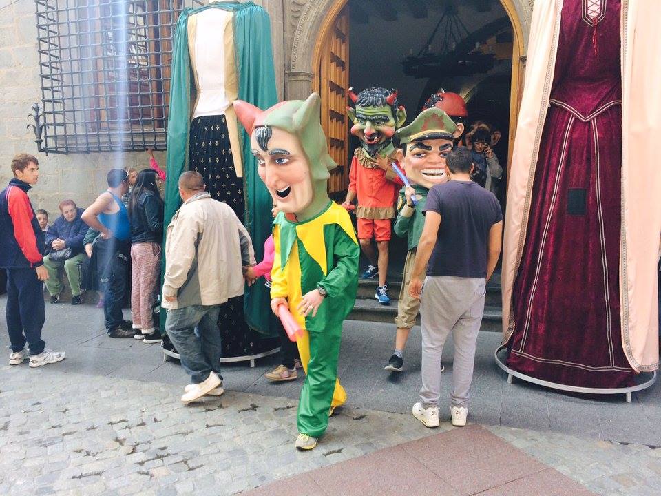 Cabezudos de Jaca durante unas pasadas fiestas.