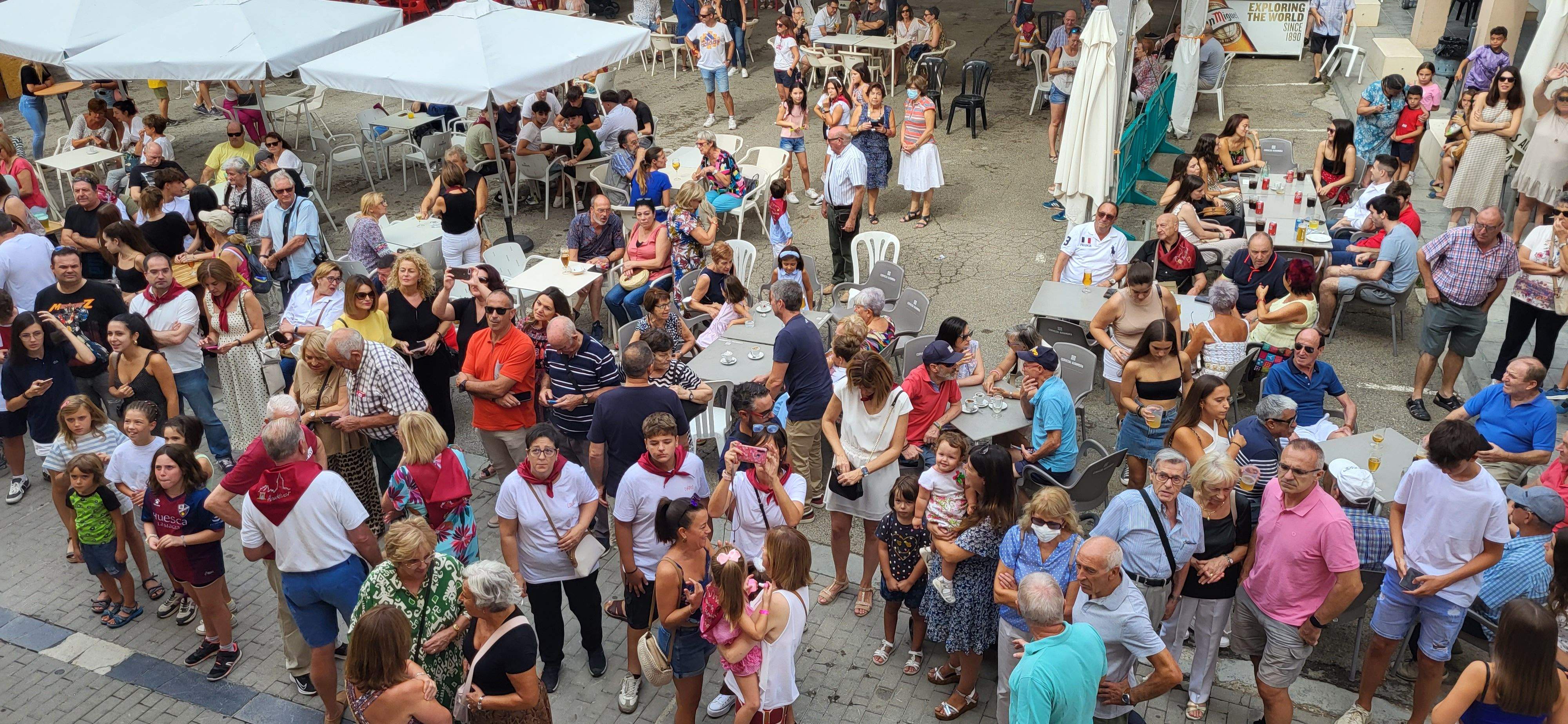 Almudévar celebra el chupinazo. Foto Mercedes Manterola 
